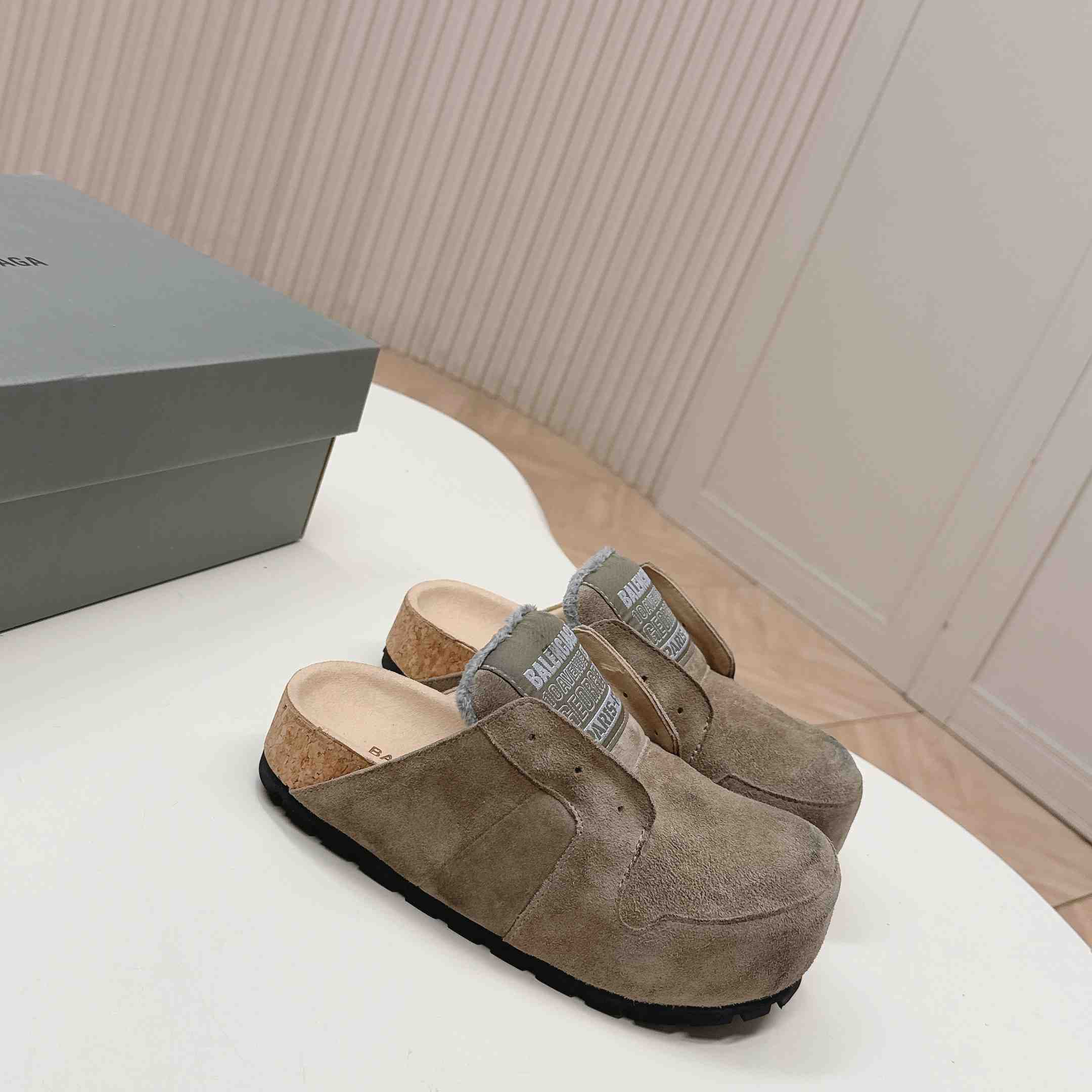 Balenciaga Dumbo Mule In Beige - DopestKickz