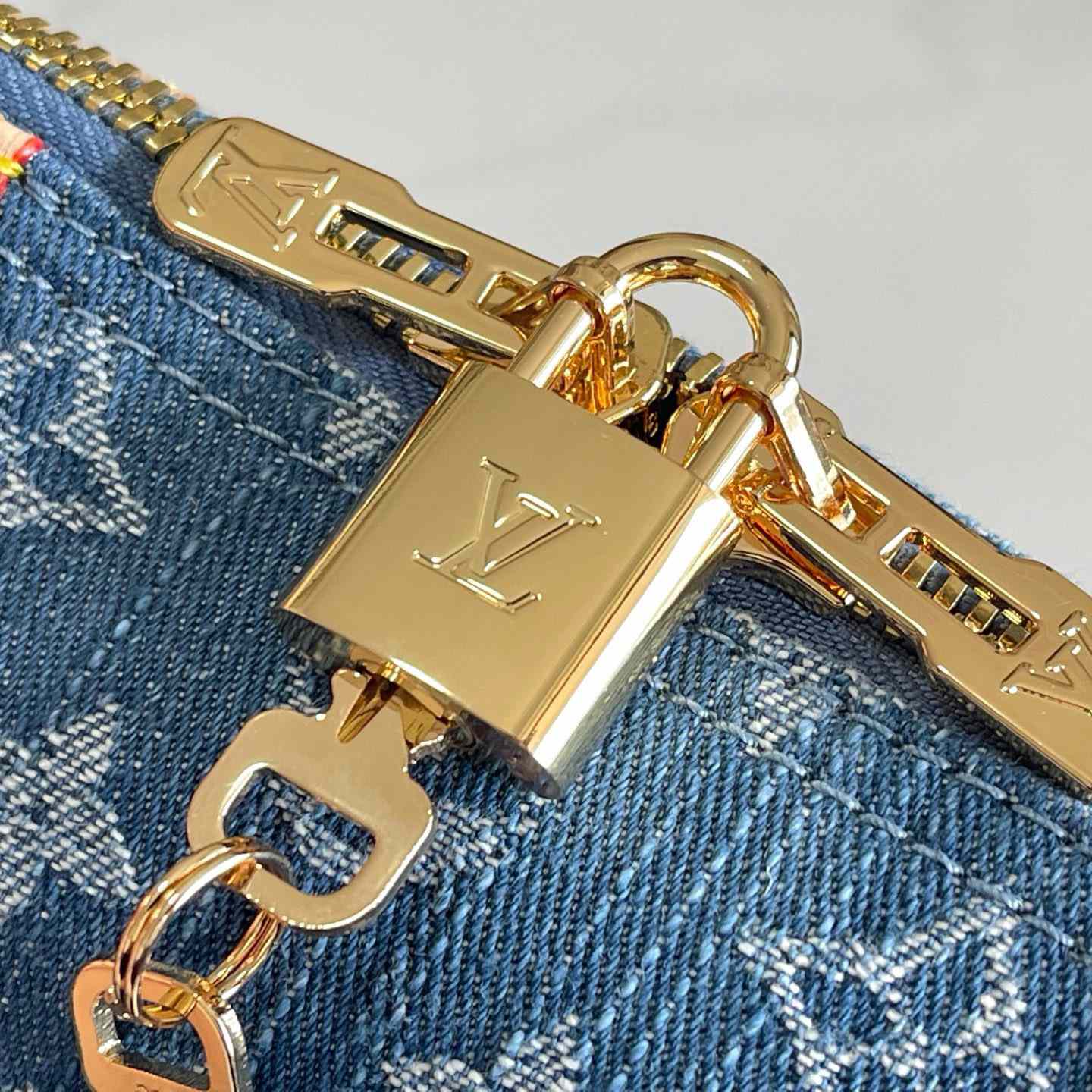 Louis Vuitton Keepall Bandoulière 45 M27943 - DopestKickz