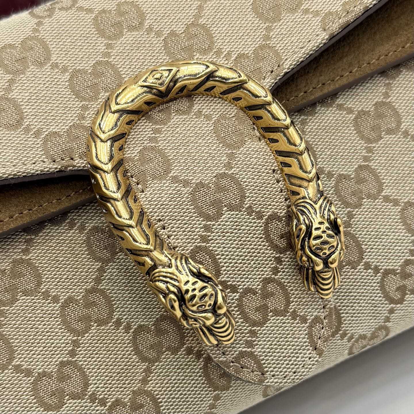 Gucci Dionysus Medium Shoulder Bag - DopestKickz