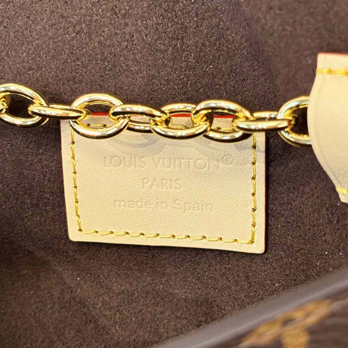 Louis Vuitton Pouch Metis Belt M4588Z - DopestKickz