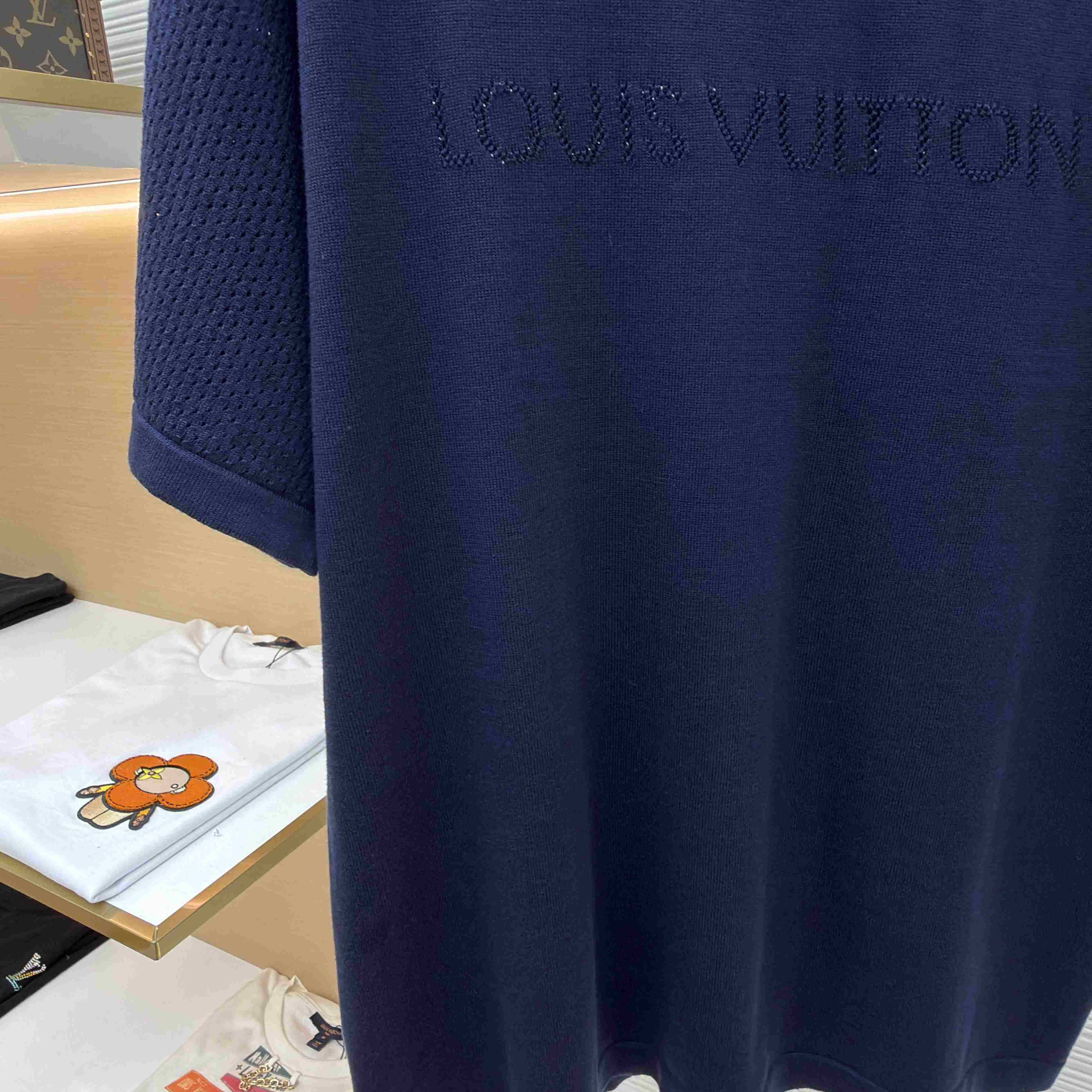 Louis Vuitton Cotton-Cashmere Short-Sleeved Crewneck 1AK6XR - DopestKickz