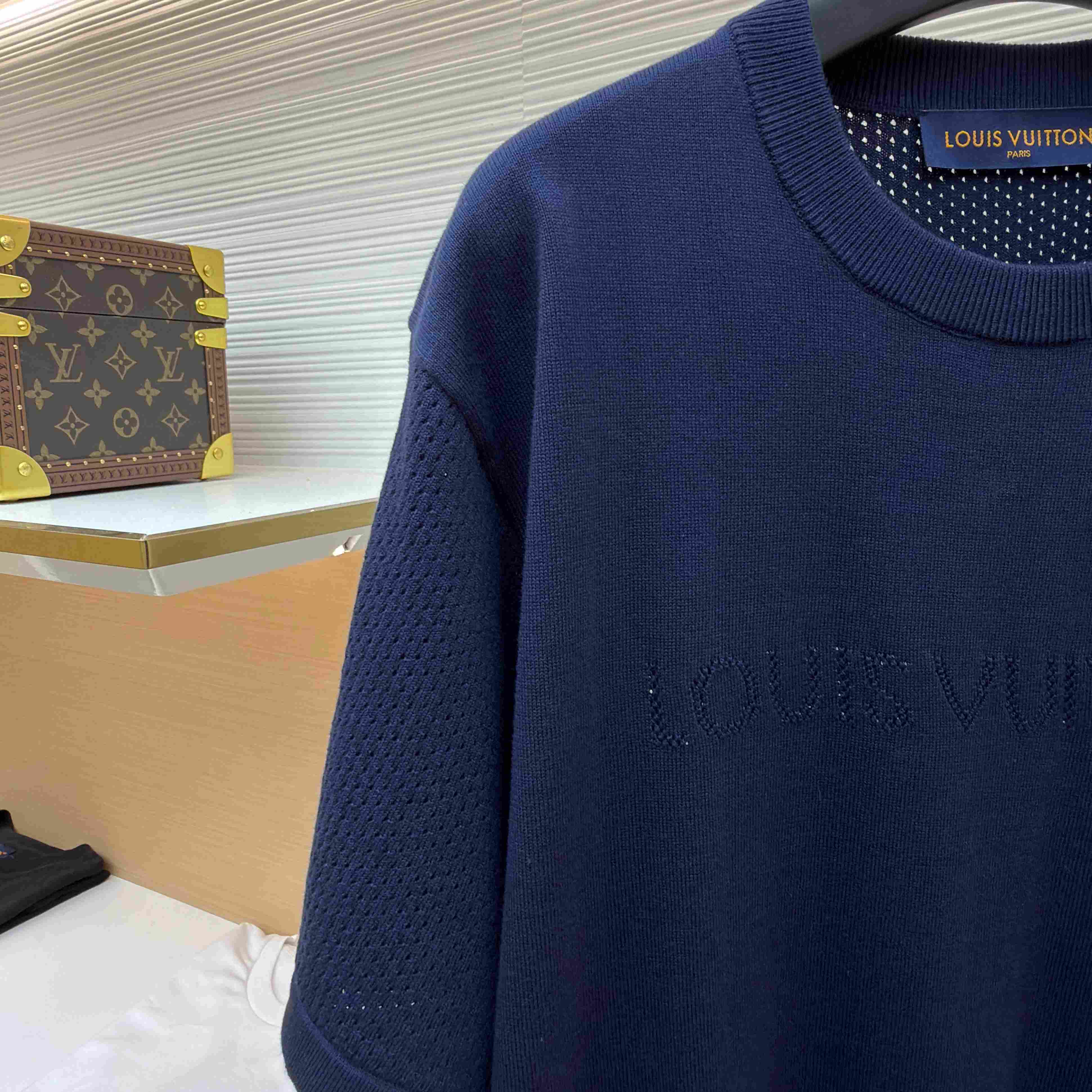 Louis Vuitton Cotton-Cashmere Short-Sleeved Crewneck 1AK6XR - DopestKickz