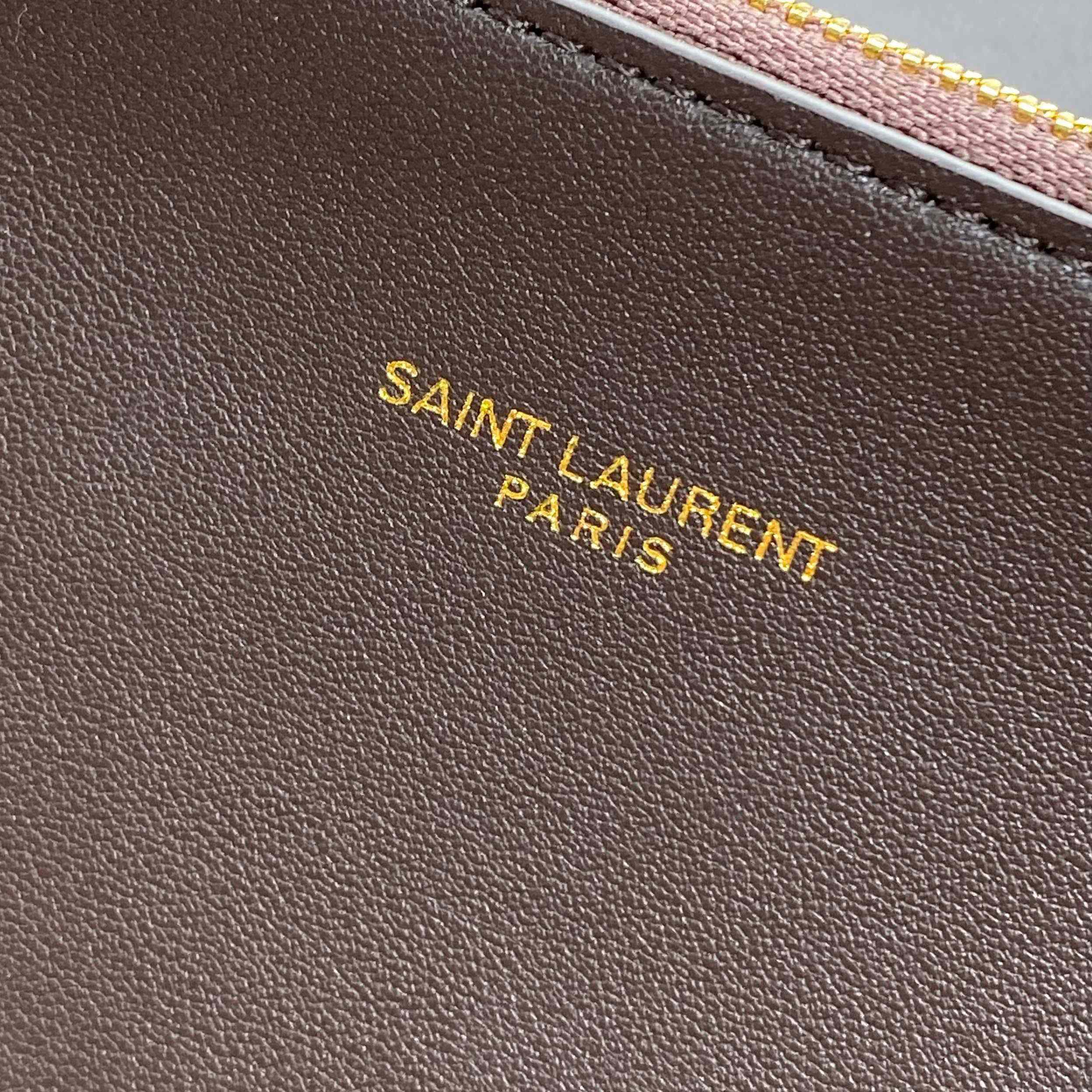 Saint Laurent LE 5 À 7 Supple LARGE In Grained Leather - DopestKickz