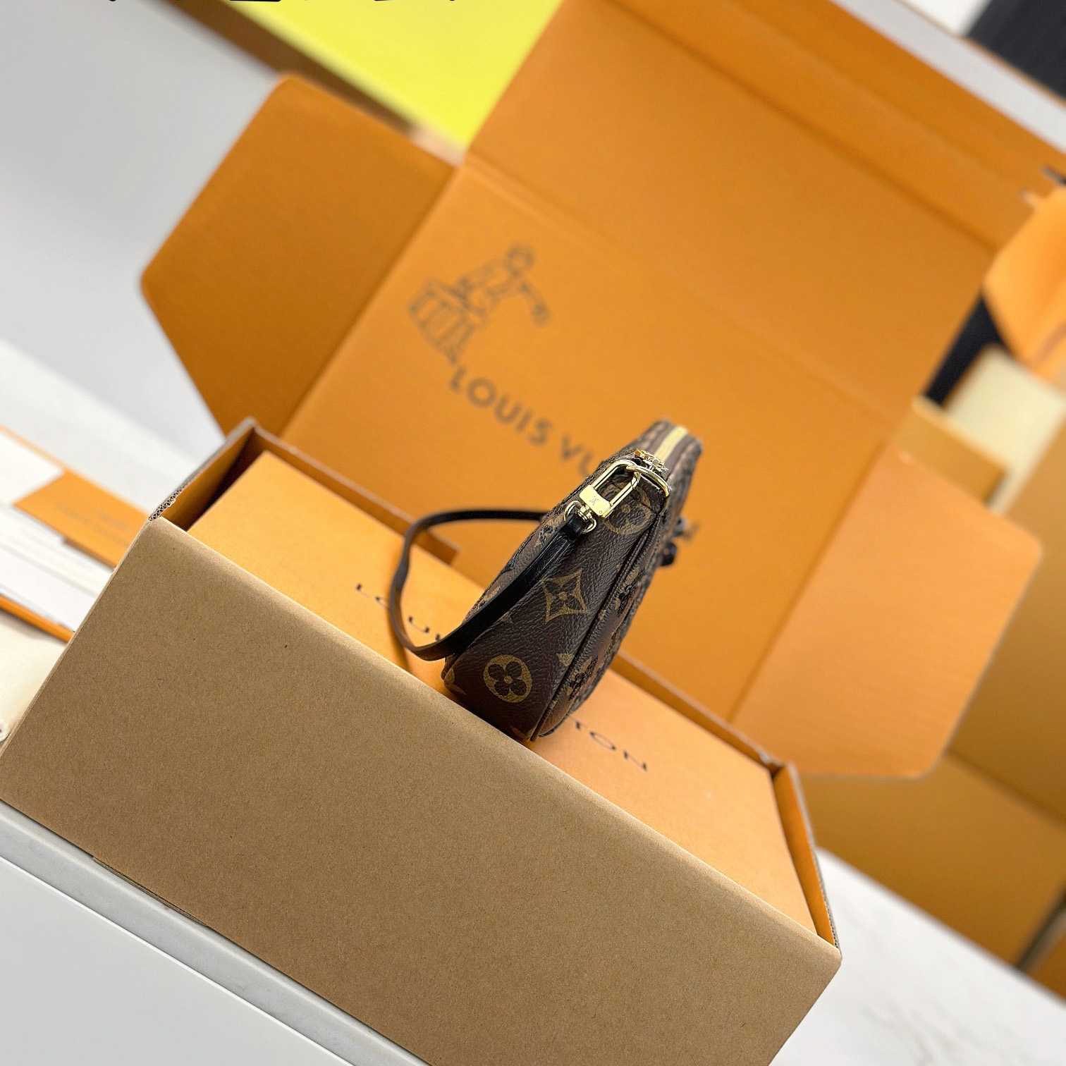 Louis Vuitton Pochette Accessoires M26473 - DopestKickz