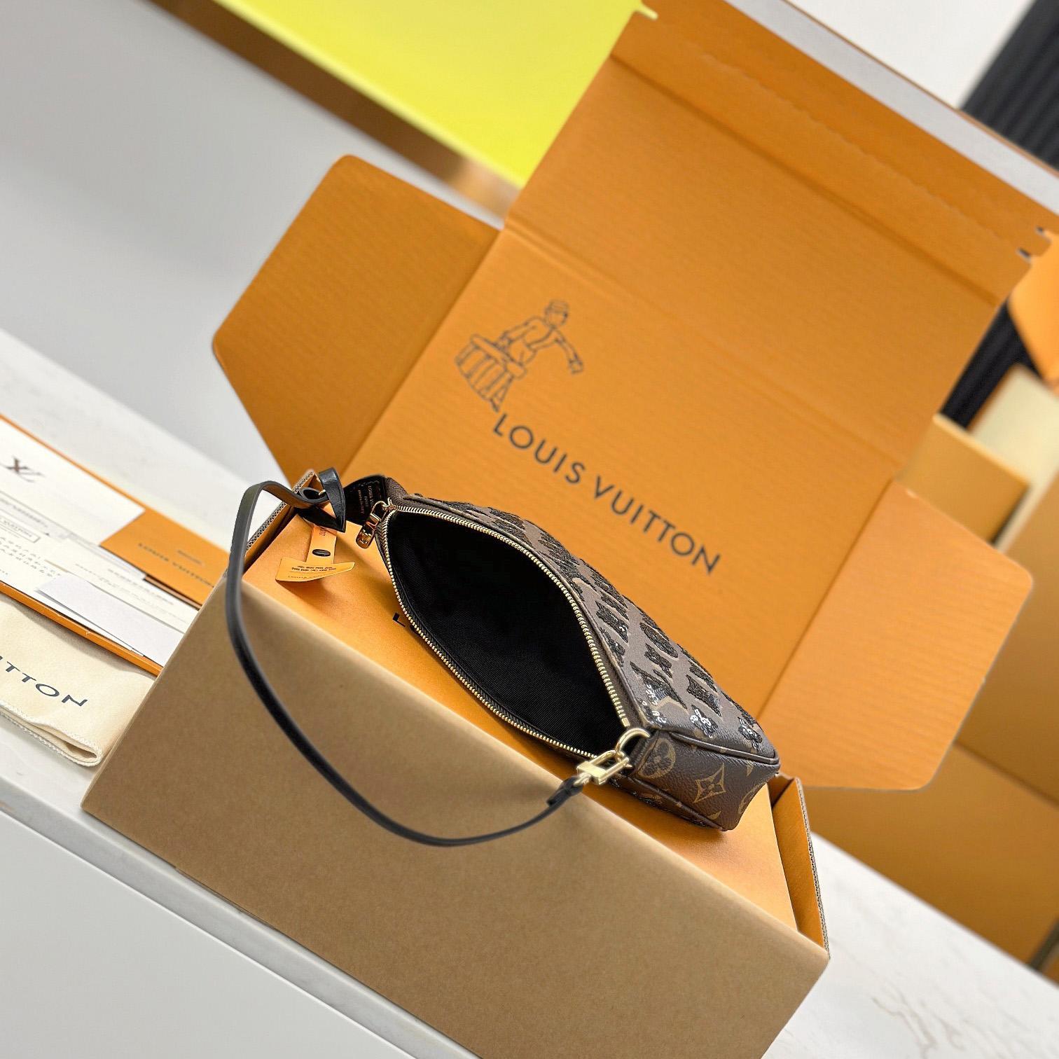 Louis Vuitton Pochette Accessoires M26473 - DopestKickz