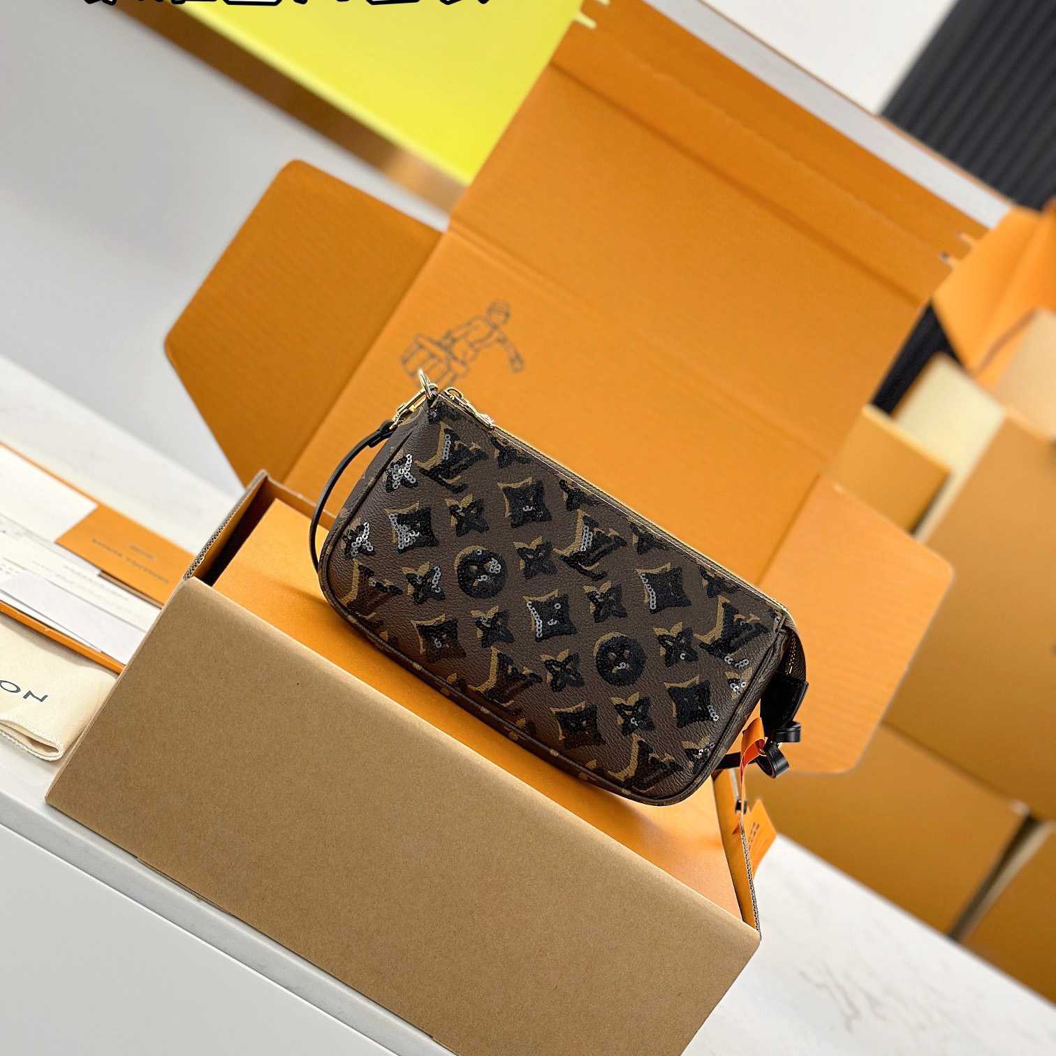 Louis Vuitton Pochette Accessoires M26473 - DopestKickz