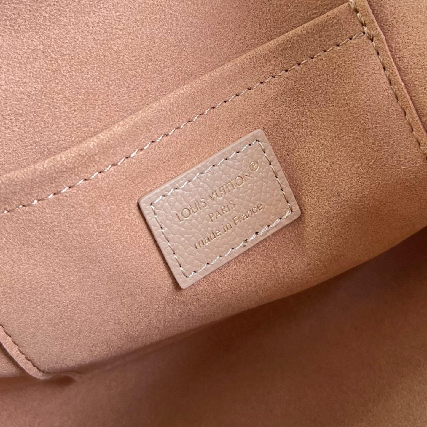 Louis Vuitton Alma BB M28458 - DopestKickz