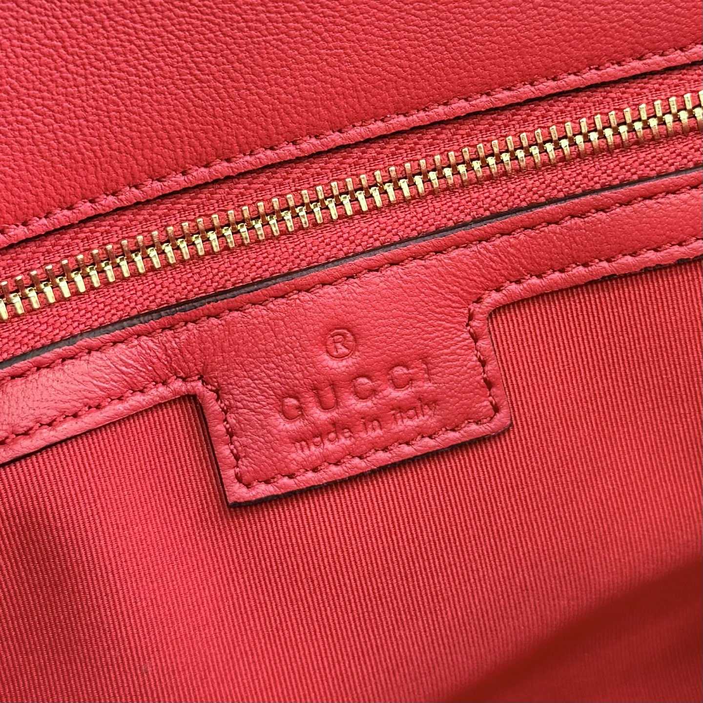 Gucci GG Marmont Medium Shoulder Bag - DopestKickz