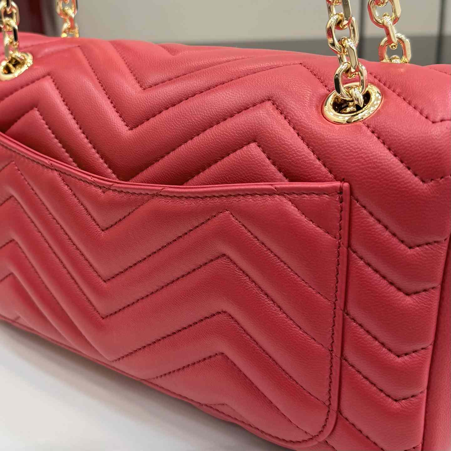 Gucci GG Marmont Medium Shoulder Bag - DopestKickz