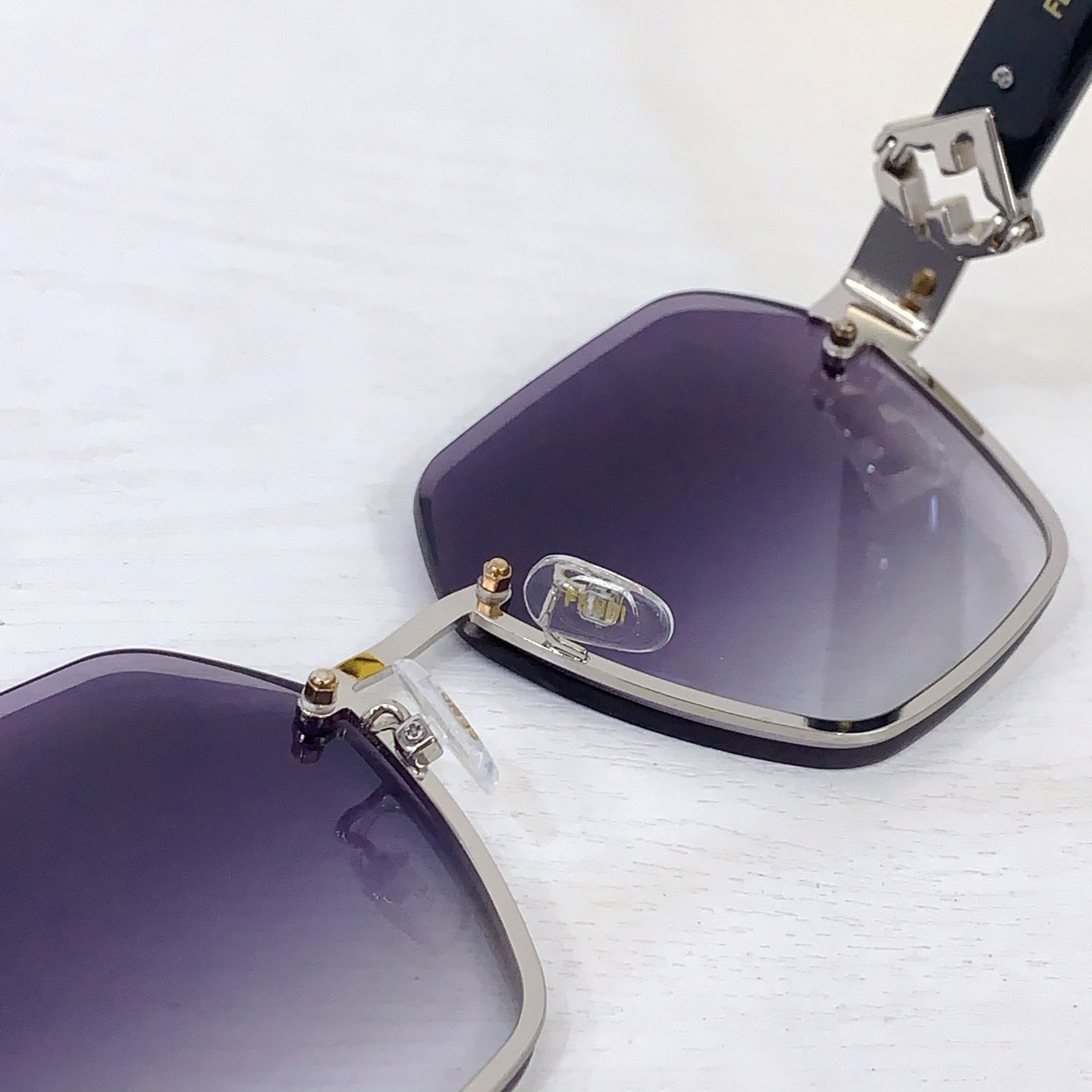 Fendi FE  40152I Sunglasses   - DopestKickz