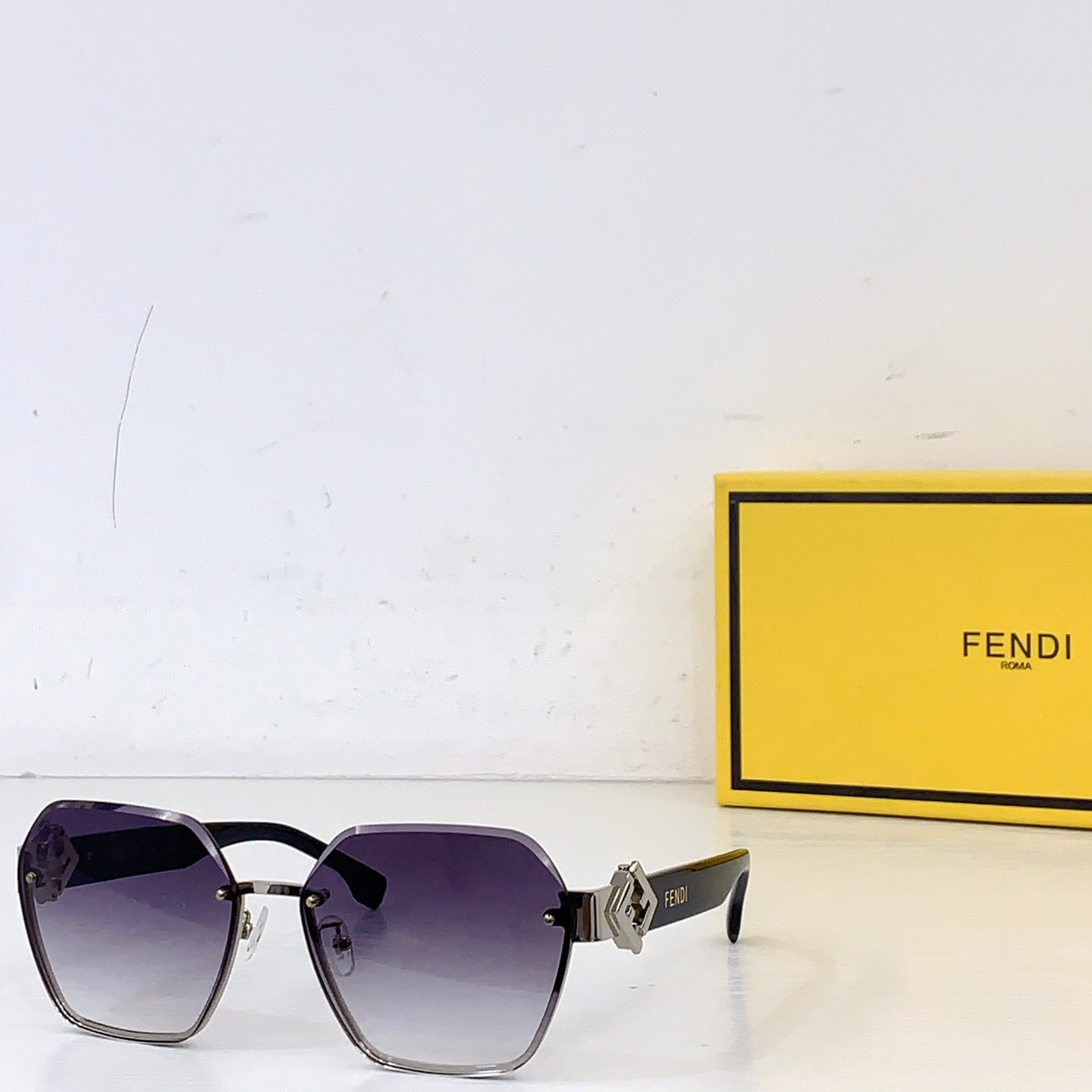 Fendi FE  40152I Sunglasses   - DopestKickz