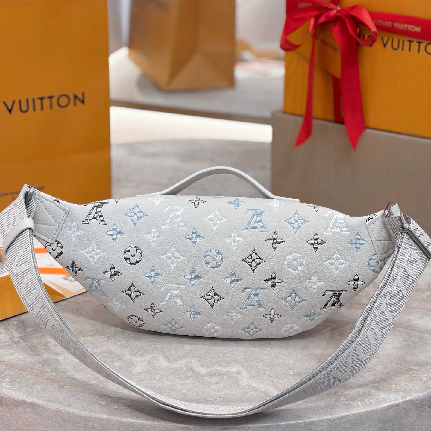 Louis Vuitton Rush Bumbag M28619 - DopestKickz