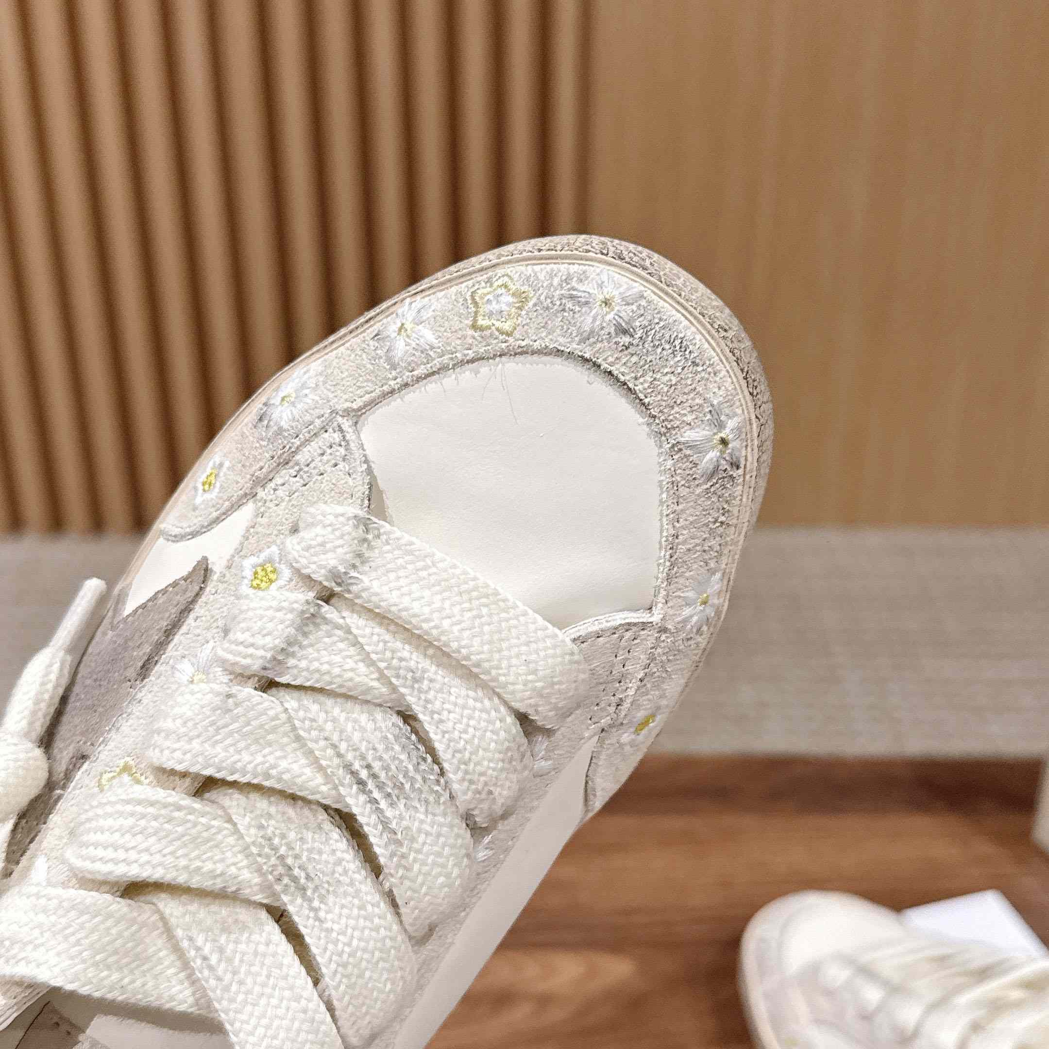 Golden Goose Super-Star Sneakers - DopestKickz