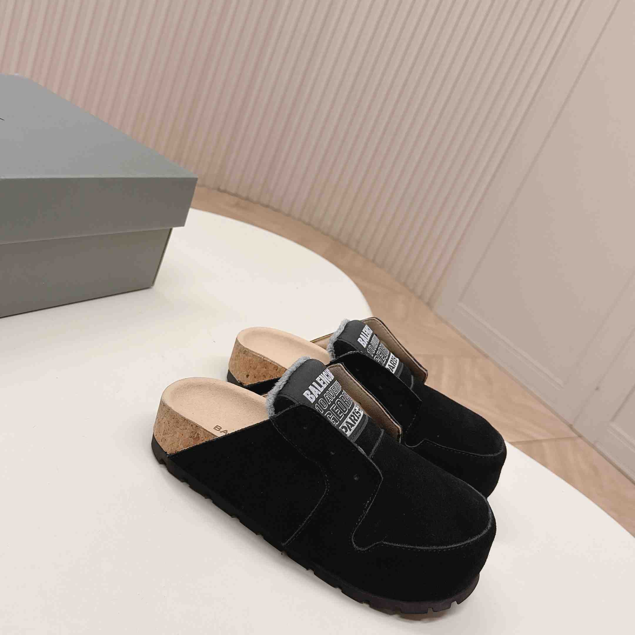 Balenciaga Dumbo Mule In Black - DopestKickz
