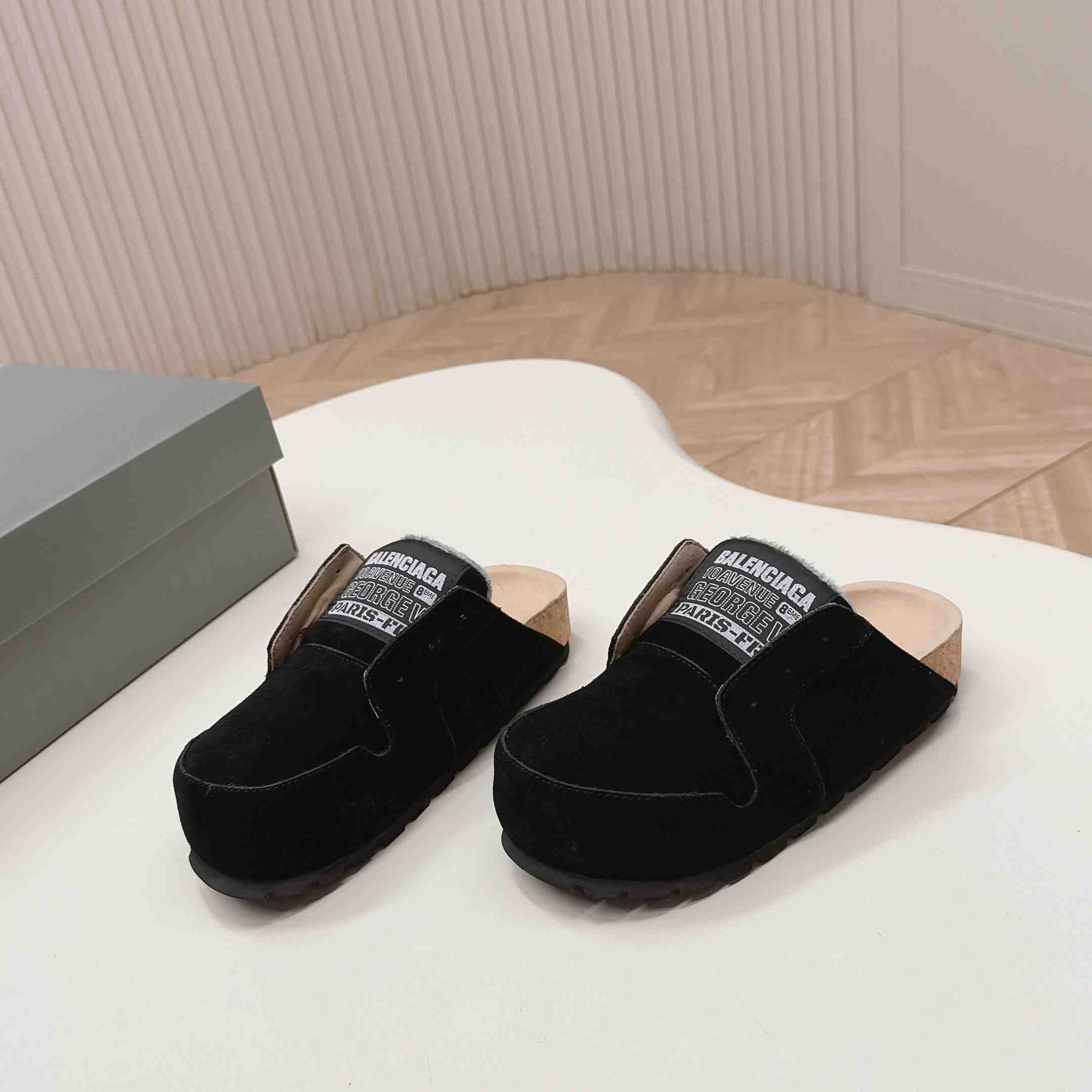 Balenciaga Dumbo Mule In Black - DopestKickz