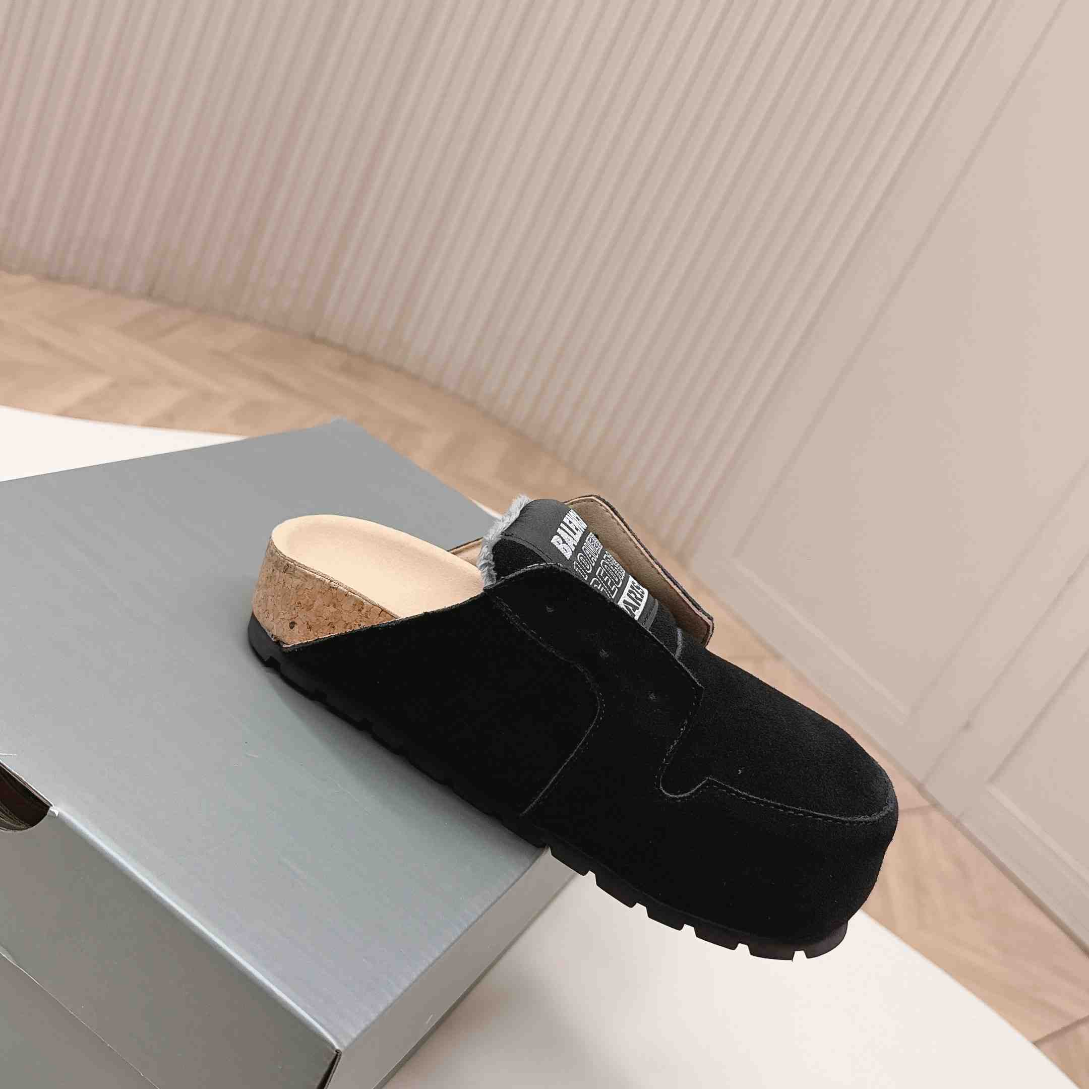 Balenciaga Dumbo Mule In Black - DopestKickz