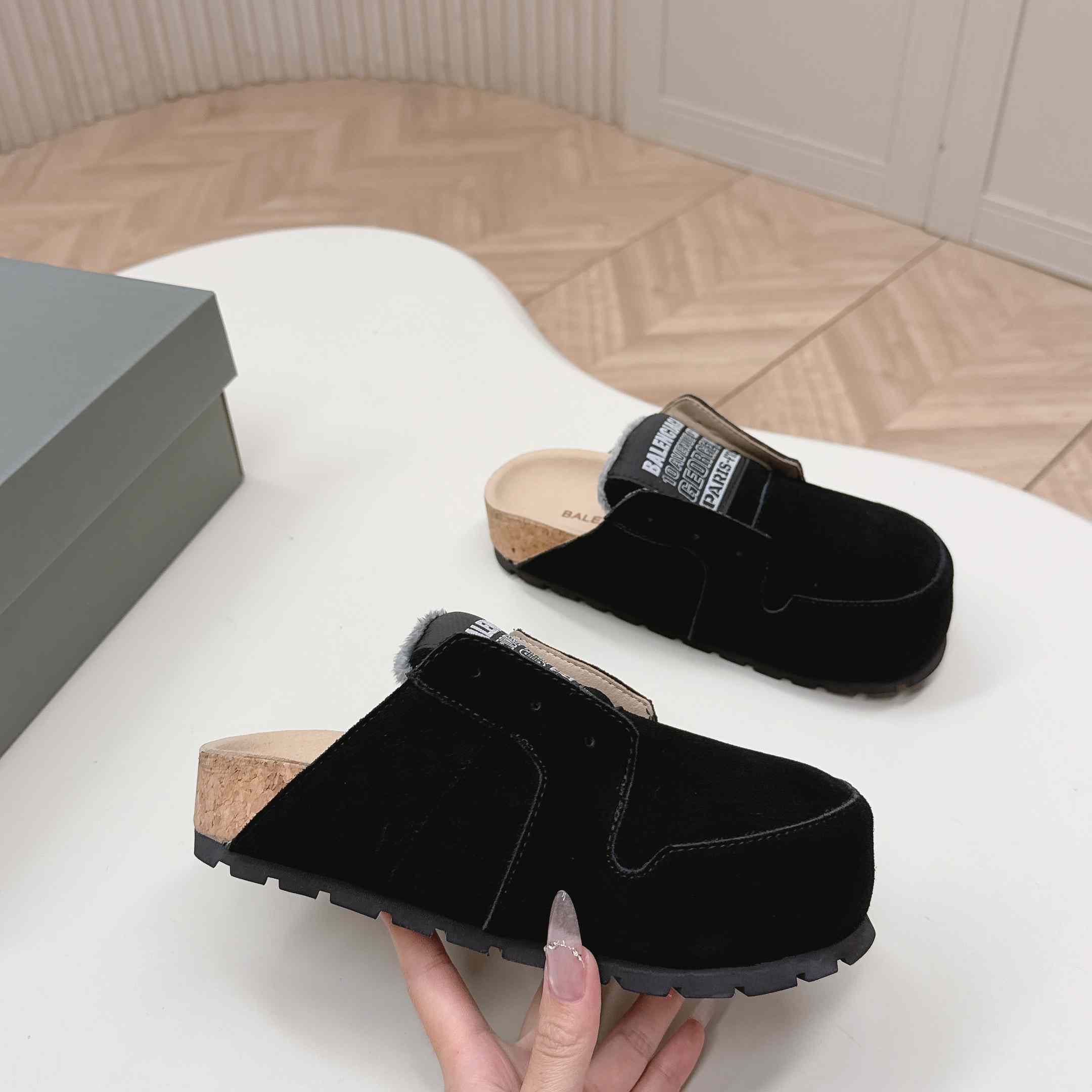 Balenciaga Dumbo Mule In Black - DopestKickz