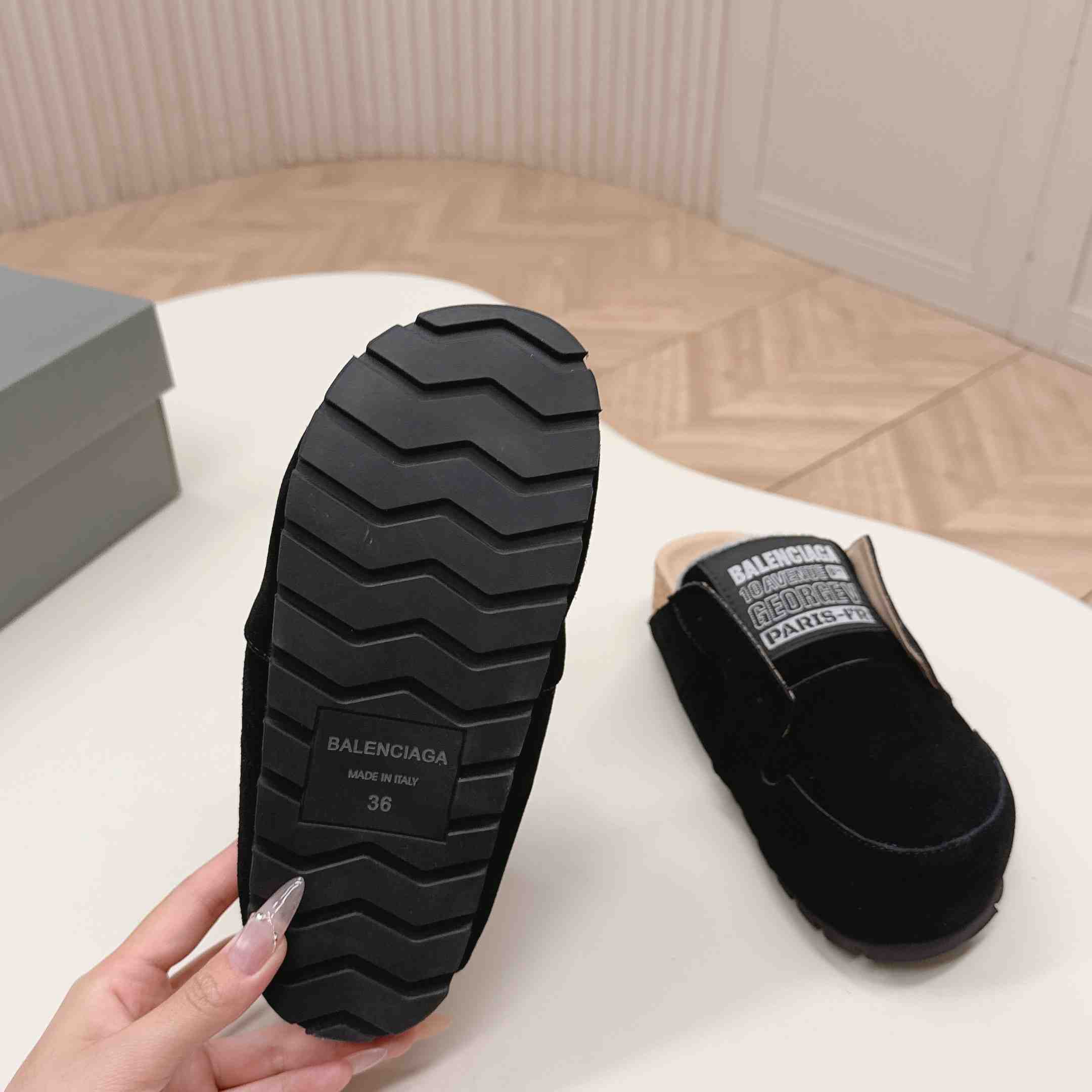 Balenciaga Dumbo Mule In Black - DopestKickz