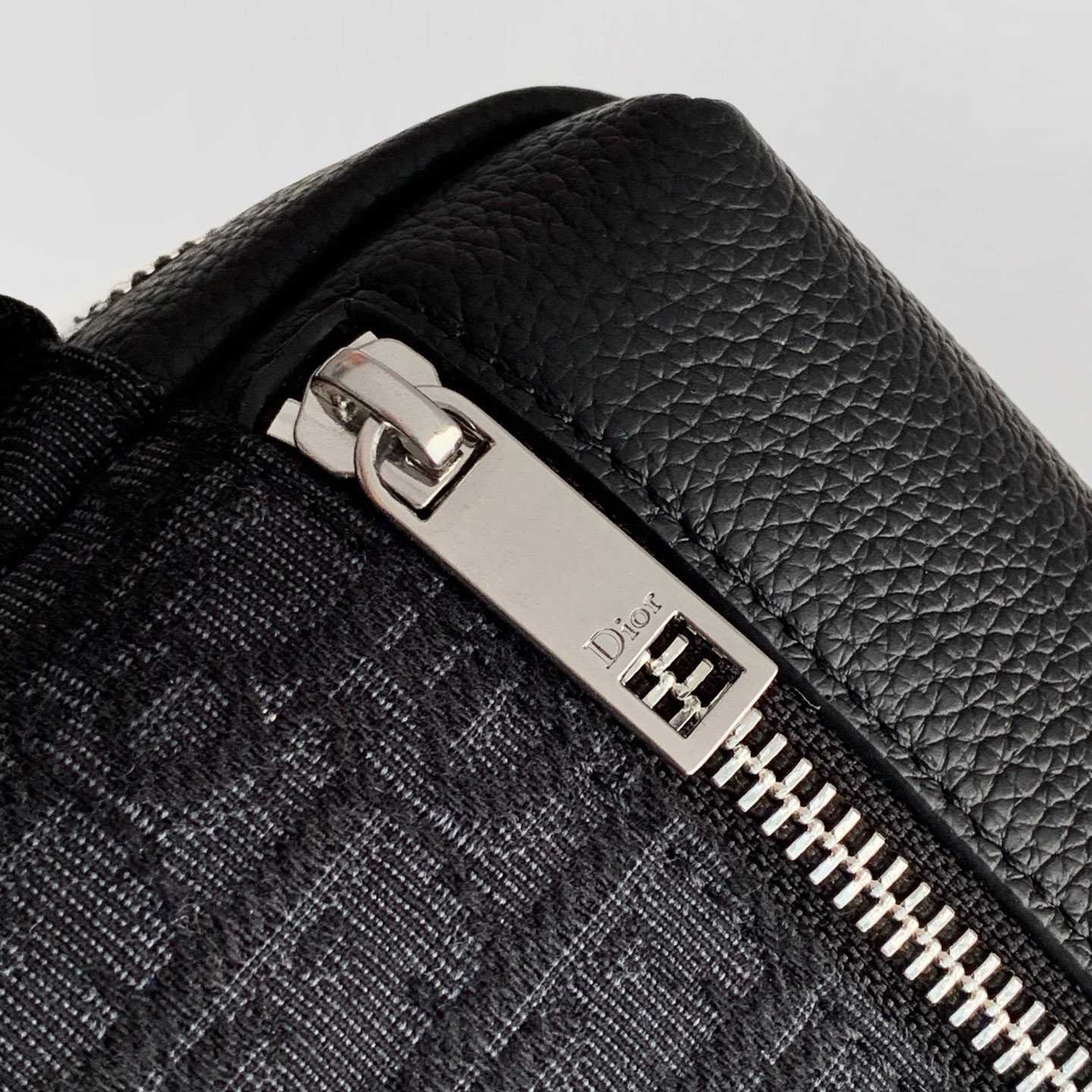 Dior Rider Zipped Messenger Bag - DopestKickz