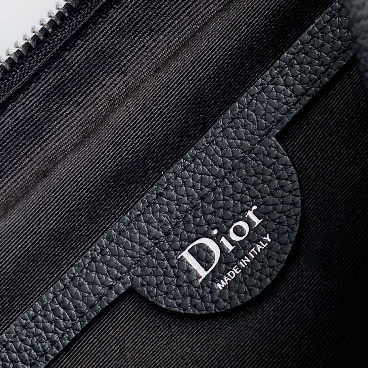 Dior Rider Zipped Messenger Bag - DopestKickz