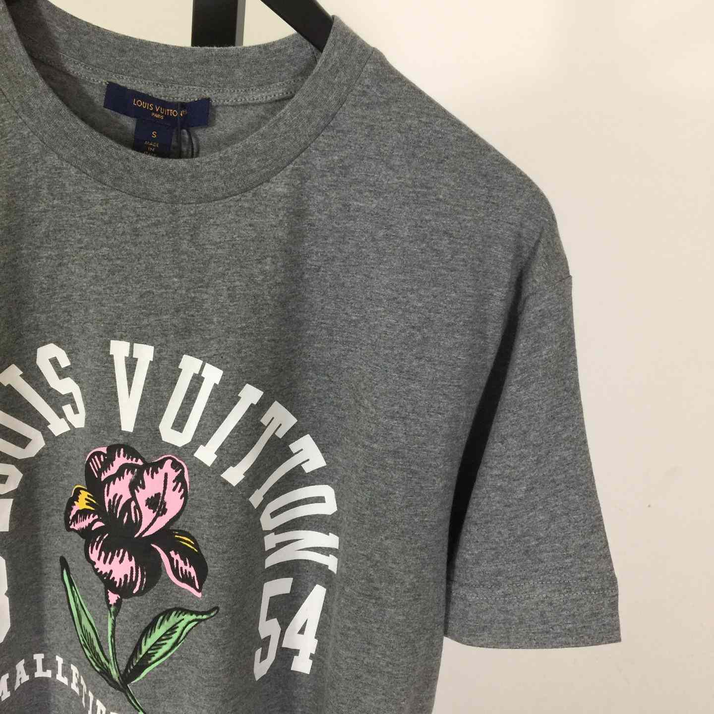 Louis Vuitton Iris Print T-Shirt   1AJZF8 - DopestKickz