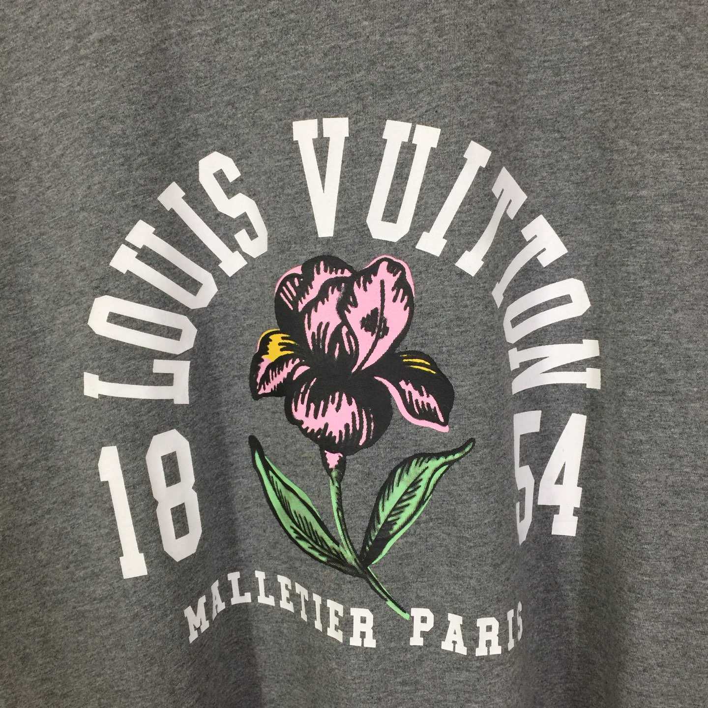 Louis Vuitton Iris Print T-Shirt   1AJZF8 - DopestKickz