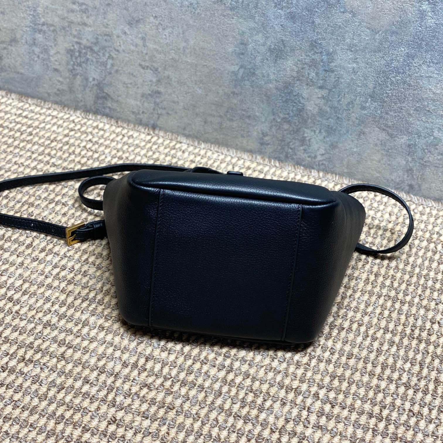 Saint Laurent LE 5 À 7 BABY BEA In Grained Leather - DopestKickz
