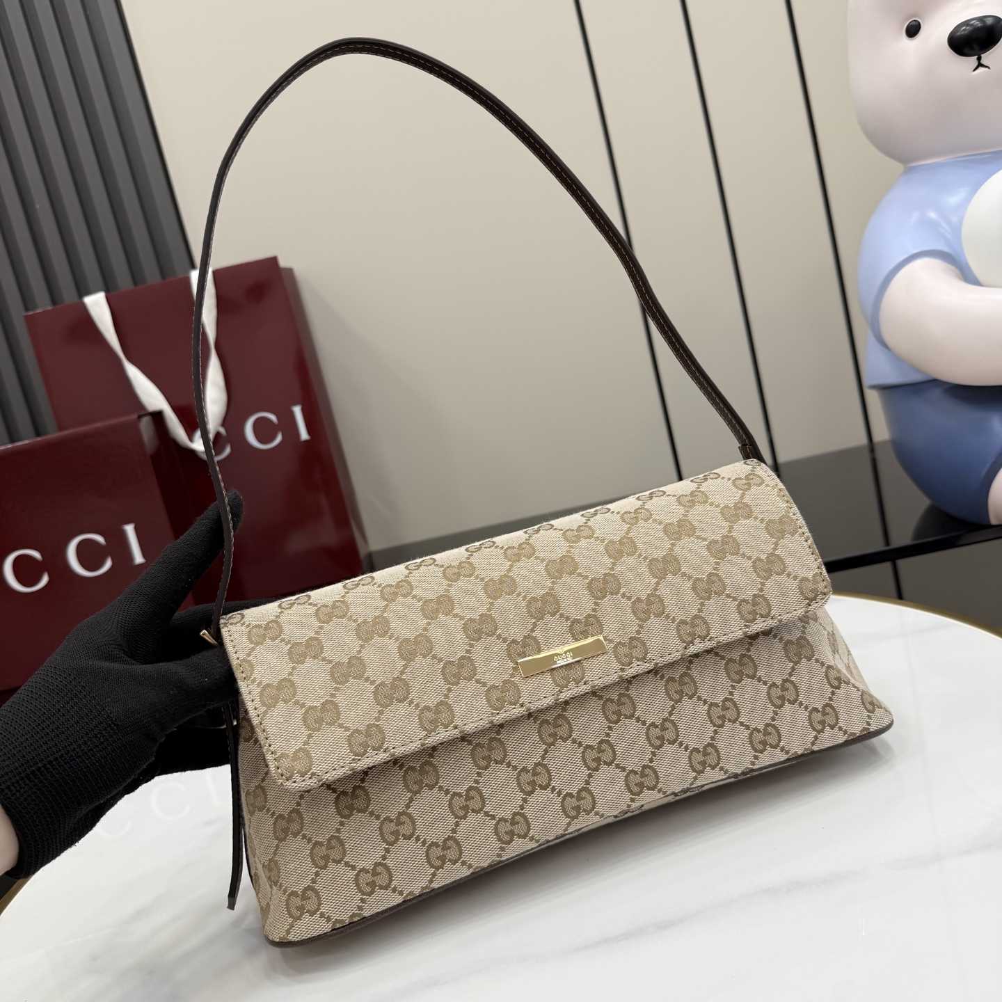Gucci Madison Medium Shoulder Bag - DopestKickz