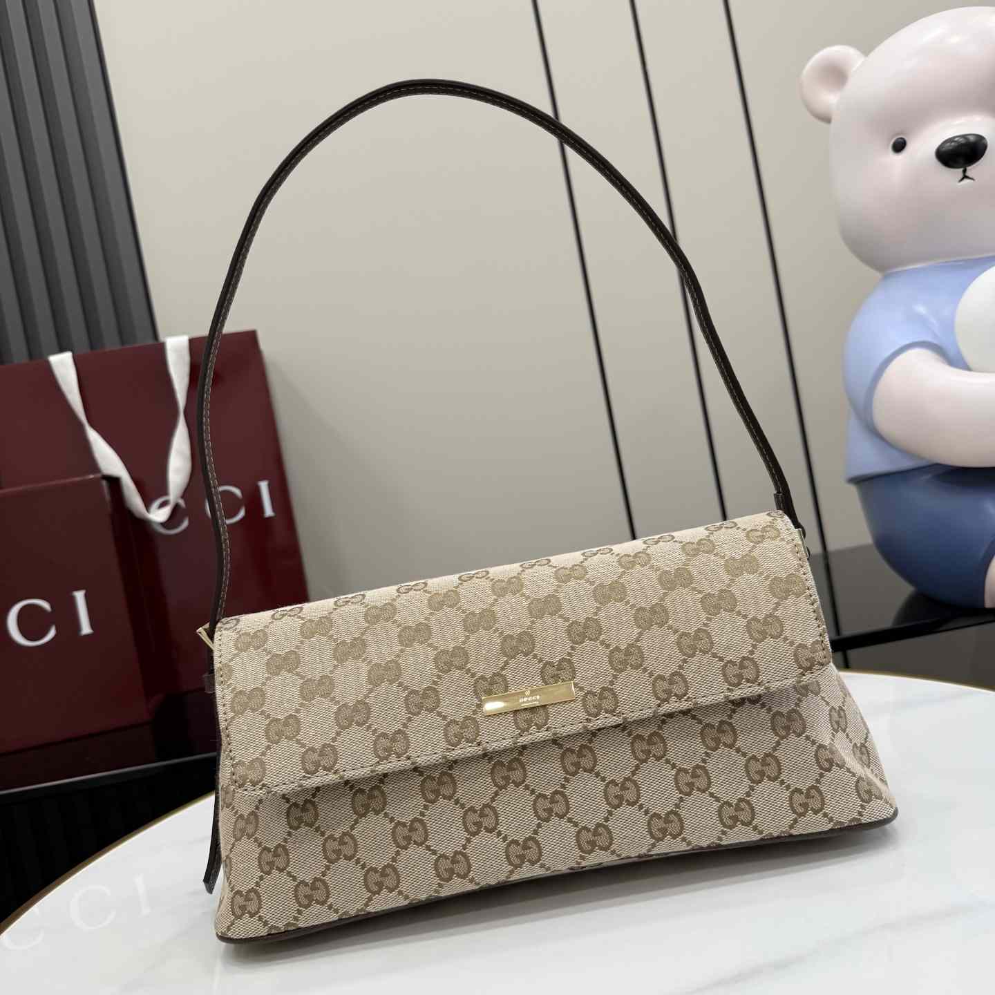 Gucci Madison Medium Shoulder Bag - DopestKickz