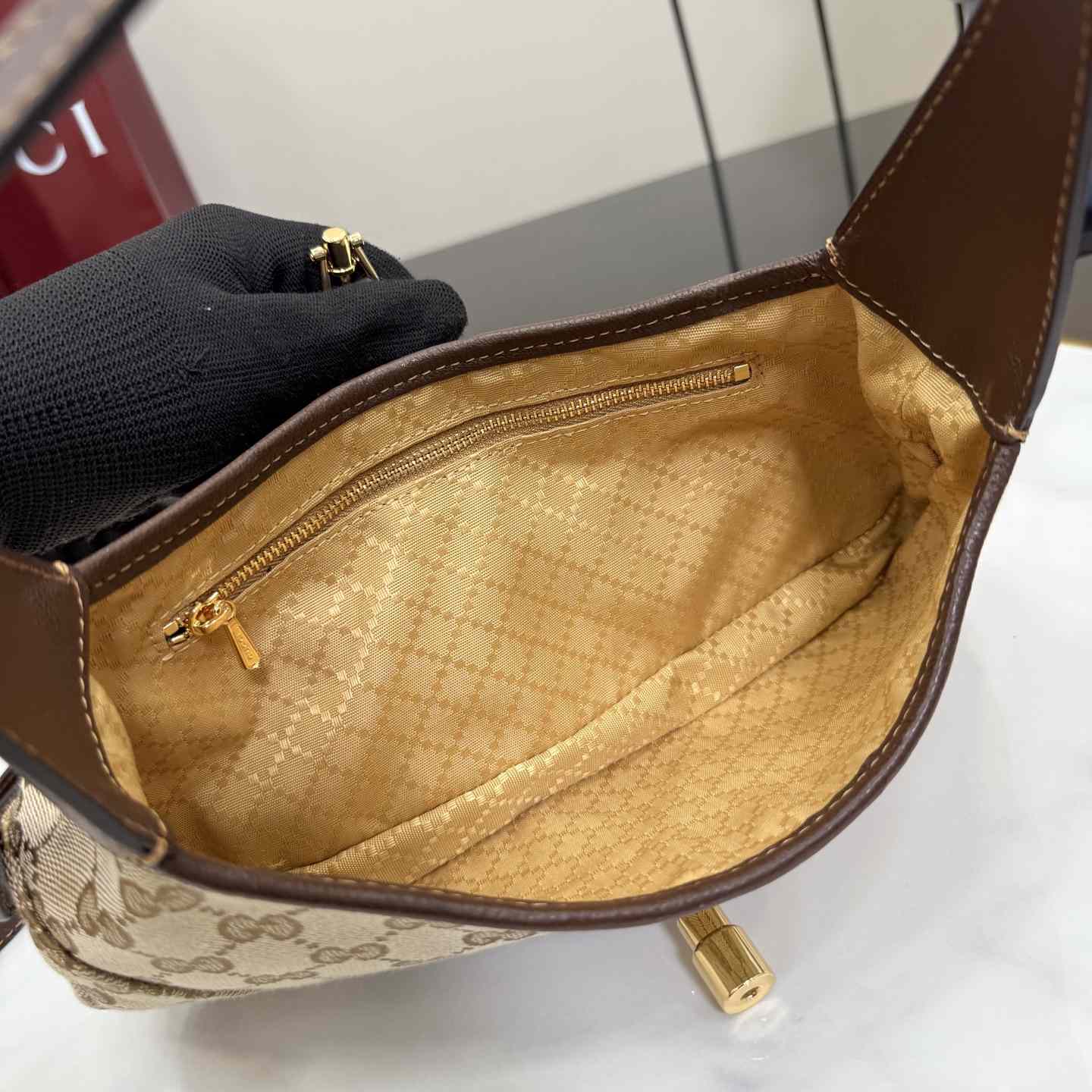 Gucci Jackie Slim Medium Shoulder Bag  - DopestKickz