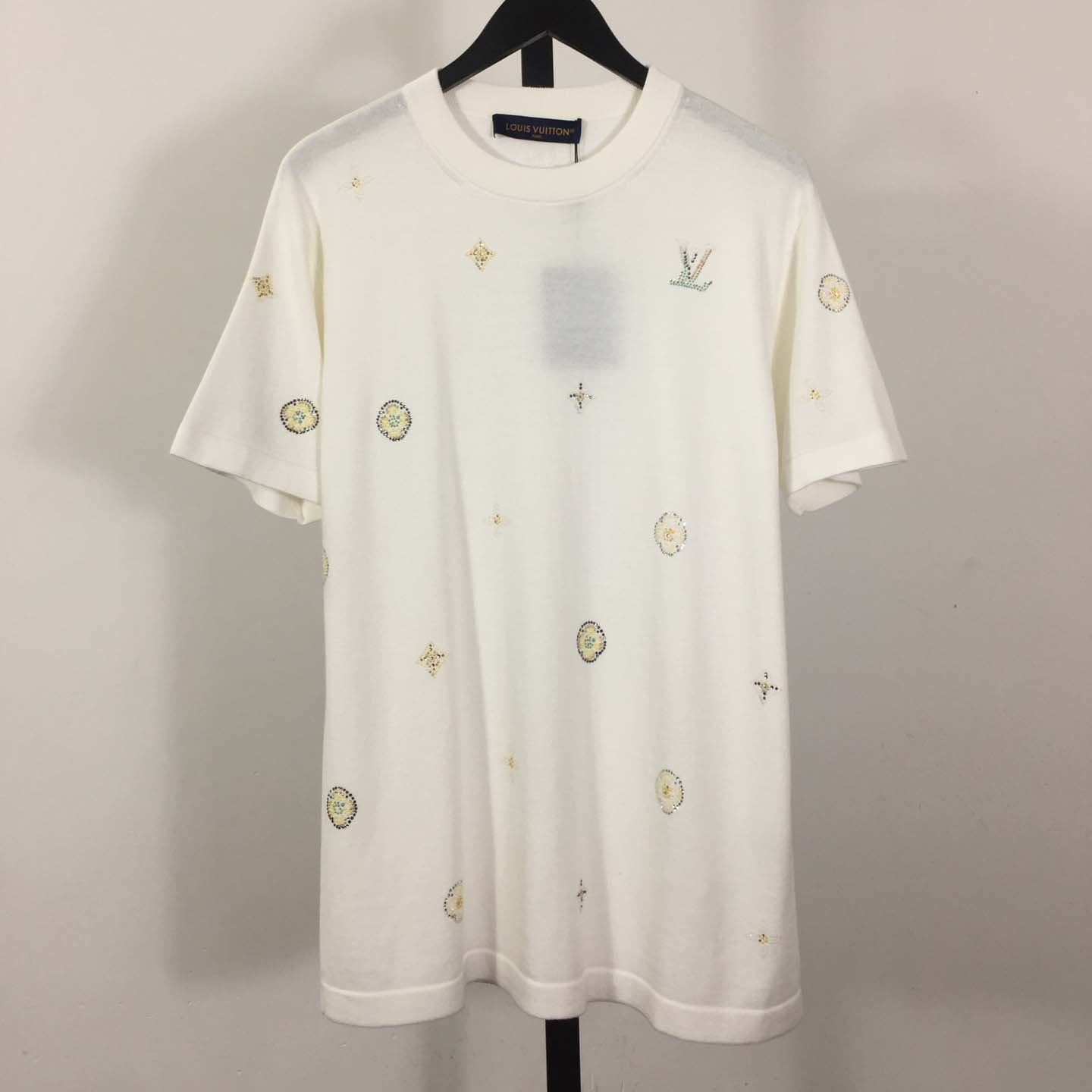 Louis Vuitton Embellished Short-Sleeved Crewneck   1AR09 - DopestKickz