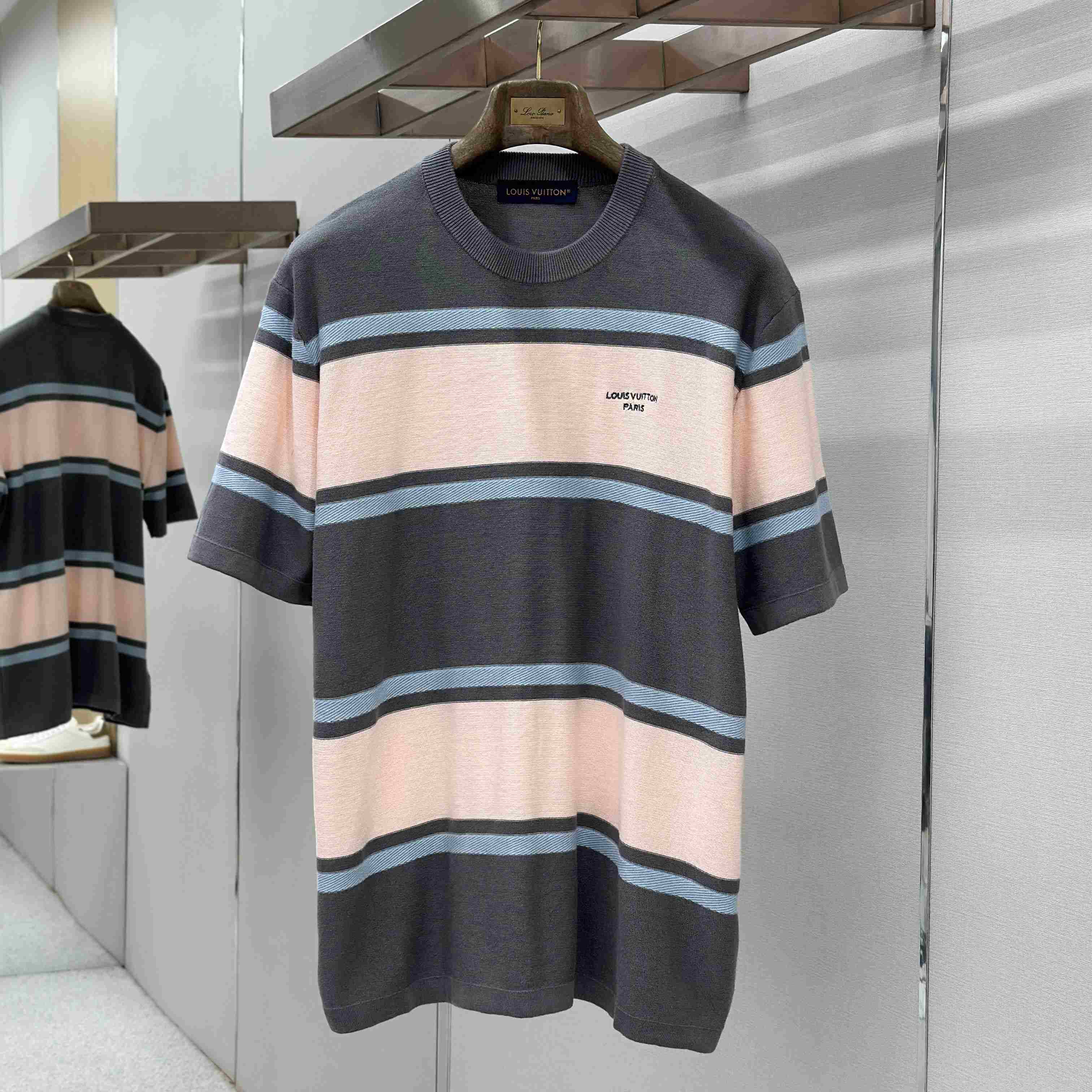 Louis Vuitton Striped Short-Sleeved T-Shirt 1AK7IO - DopestKickz
