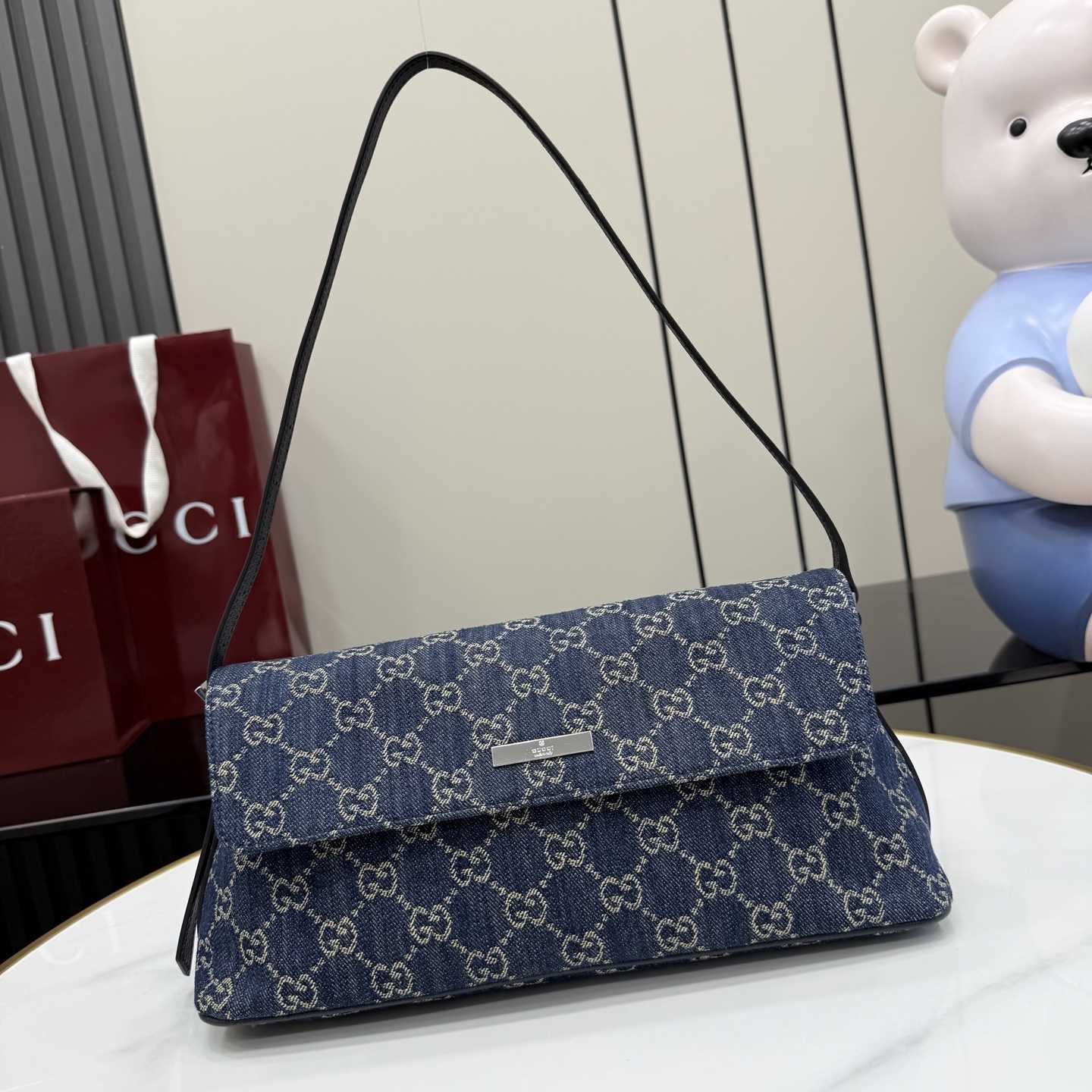 Gucci Madison Medium Shoulder Bag - DopestKickz