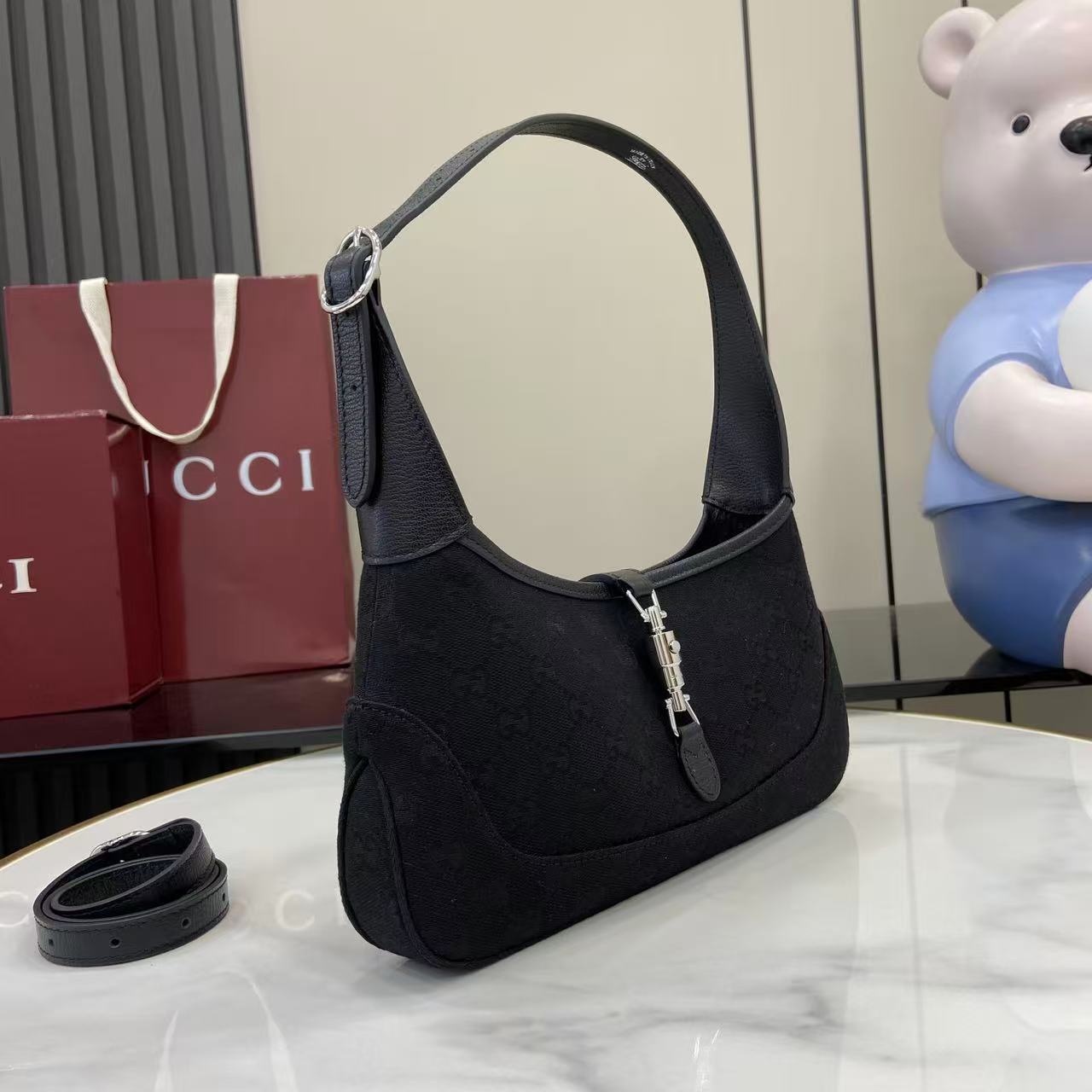 Gucci Jackie Slim Medium Shoulder Bag  - DopestKickz