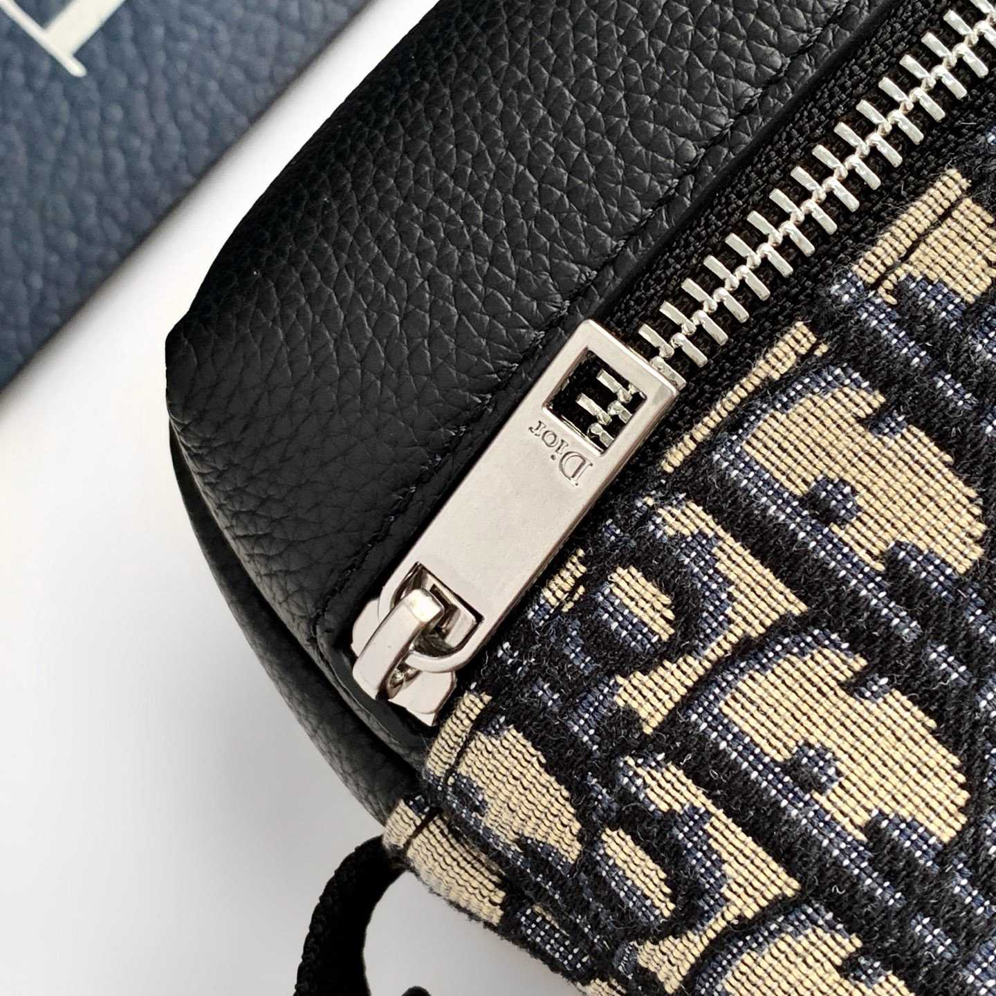 Dior Rider Zipped Messenger Bag - DopestKickz