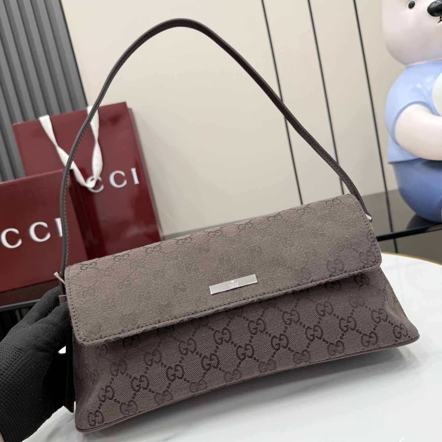Gucci Madison Medium Shoulder Bag - DopestKickz