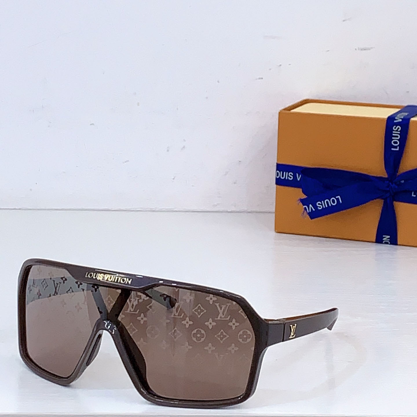 Louis Vuitton Z3102U   Sunglasses   - DopestKickz