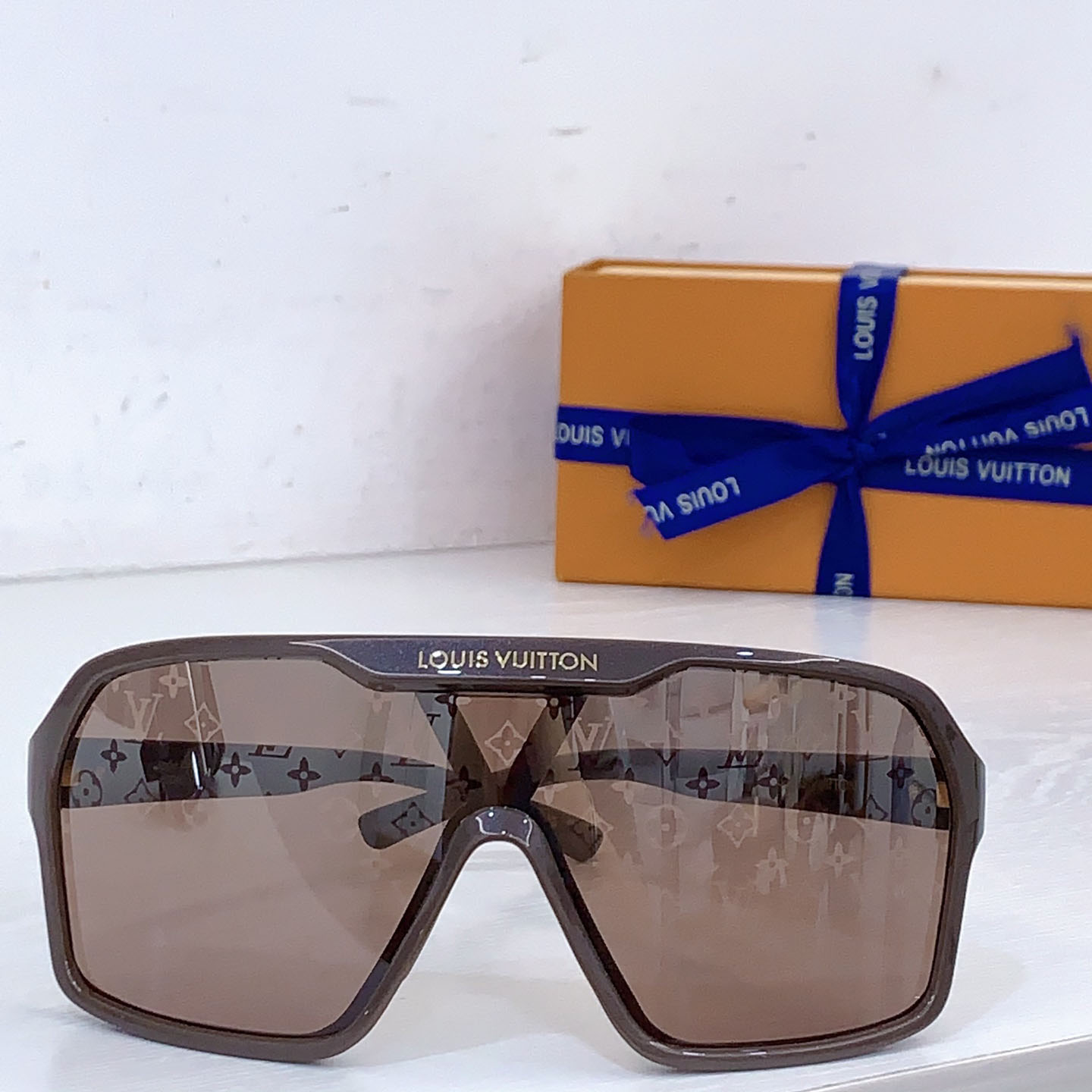 Louis Vuitton Z3102U   Sunglasses   - DopestKickz