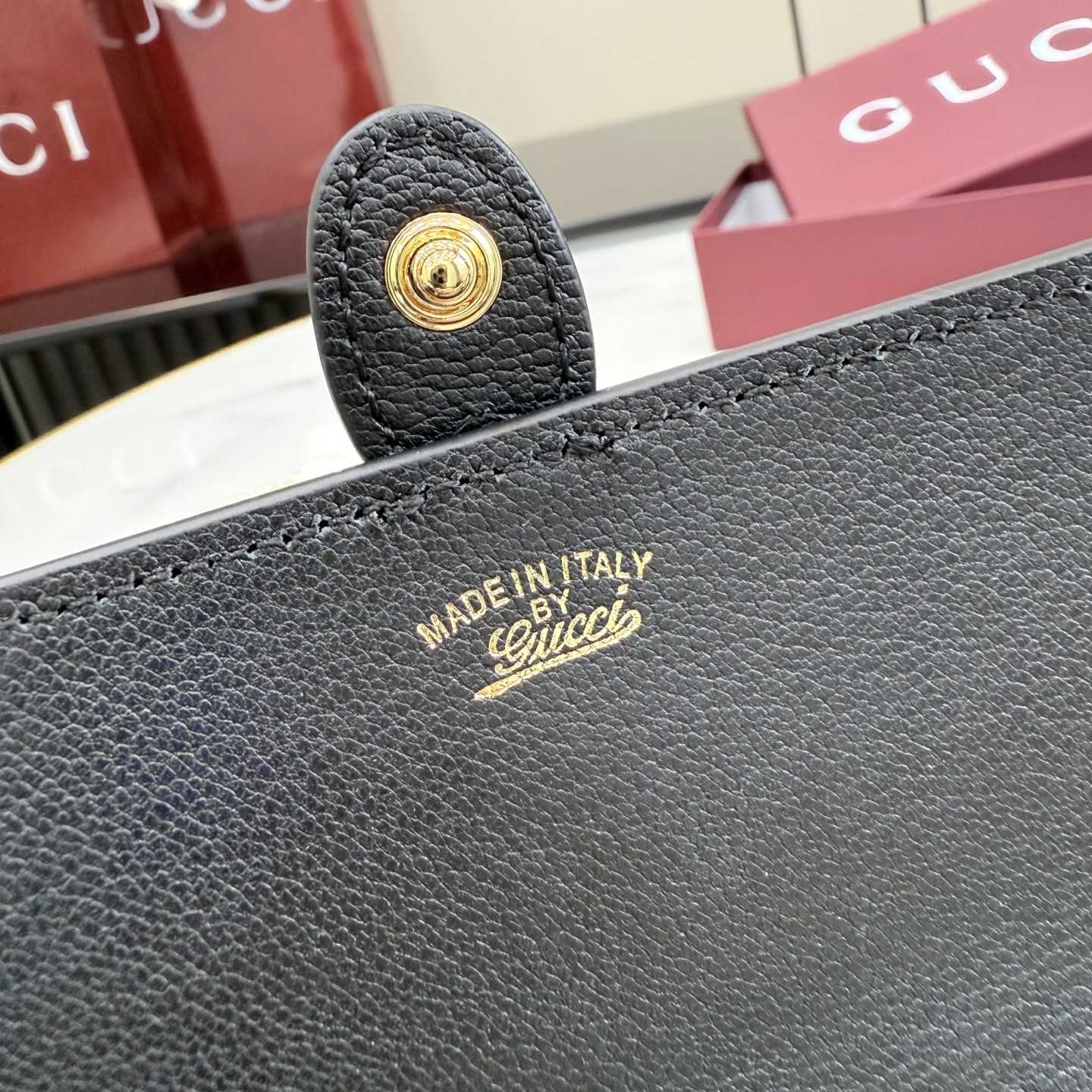 Gucci Jackie Wallet On Chain - DopestKickz