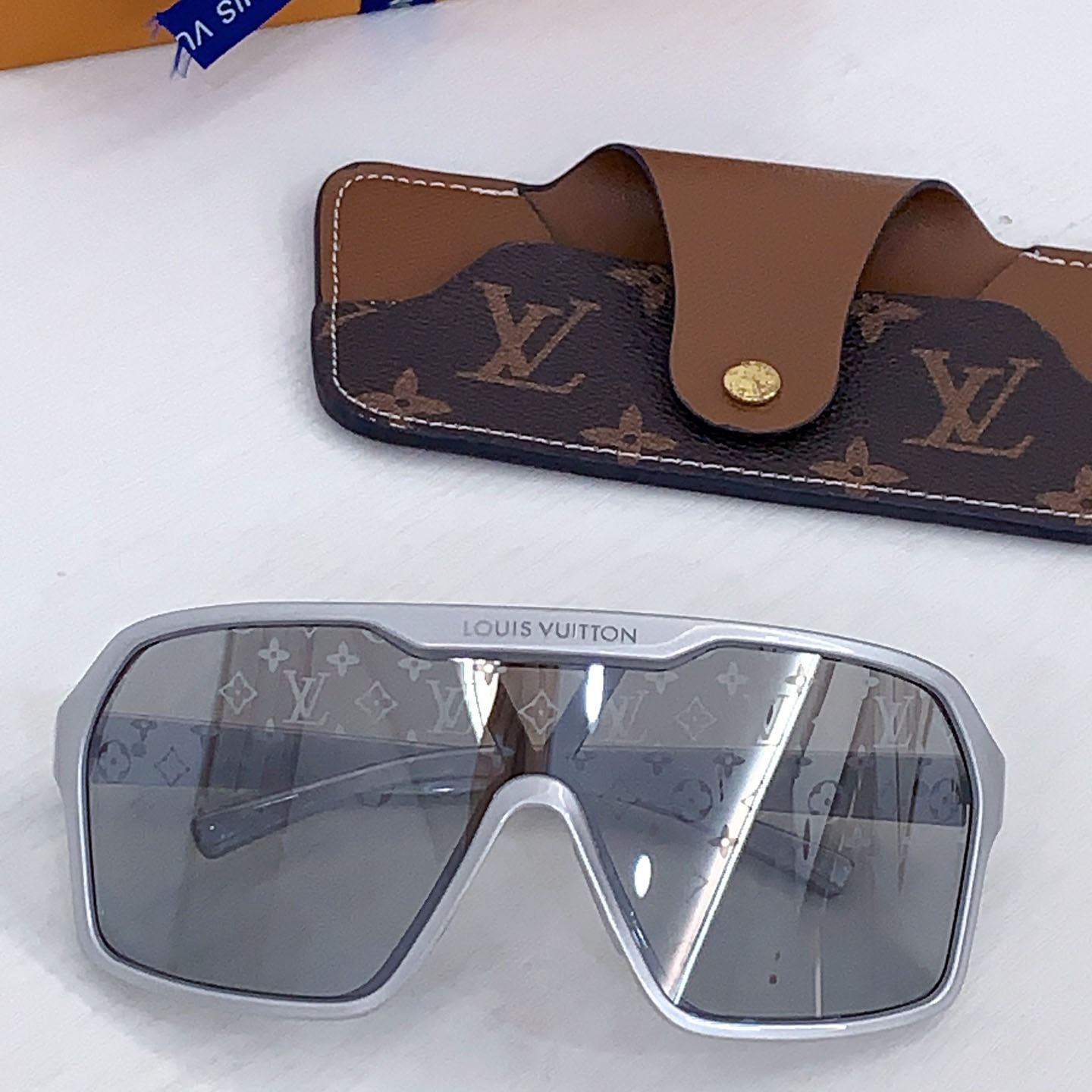 Louis Vuitton Z3102U   Sunglasses   - DopestKickz