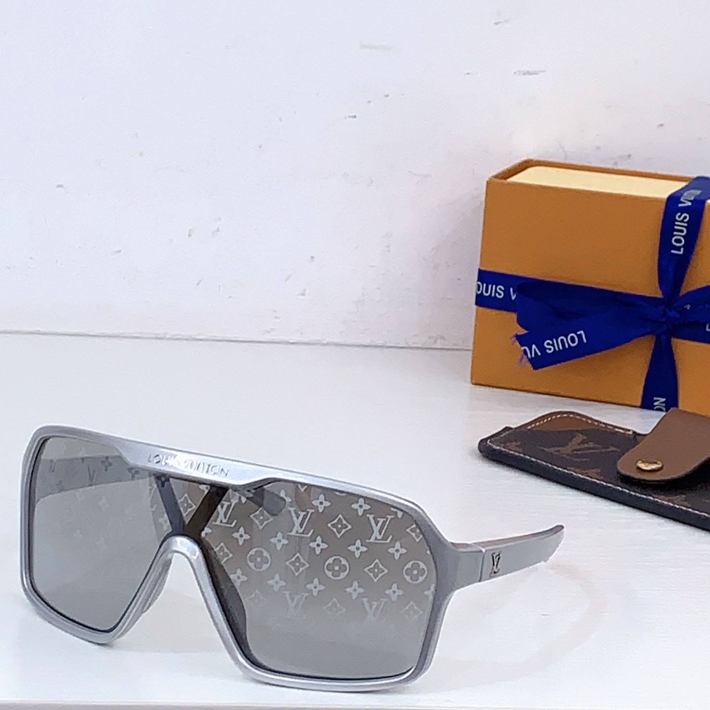 Louis Vuitton Z3102U   Sunglasses   - DopestKickz