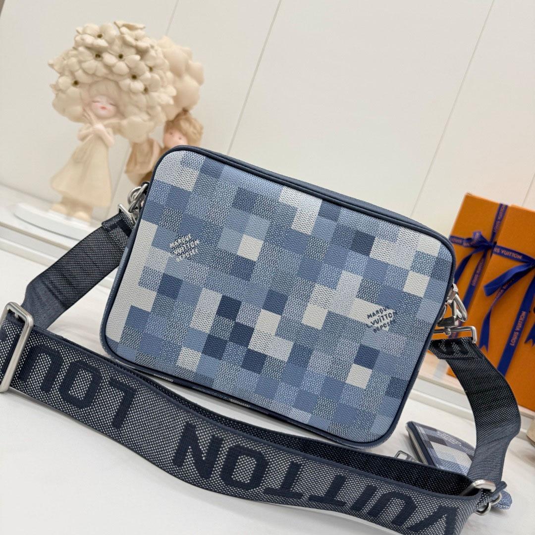 Louis Vuitton Trio Messenger   M28601 - DopestKickz