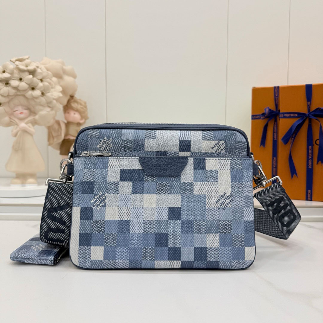 Louis Vuitton Trio Messenger   M28601 - DopestKickz