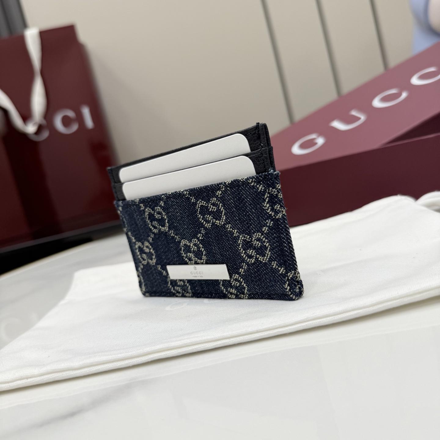 Gucci Card case With Gucci Plaque - DopestKickz