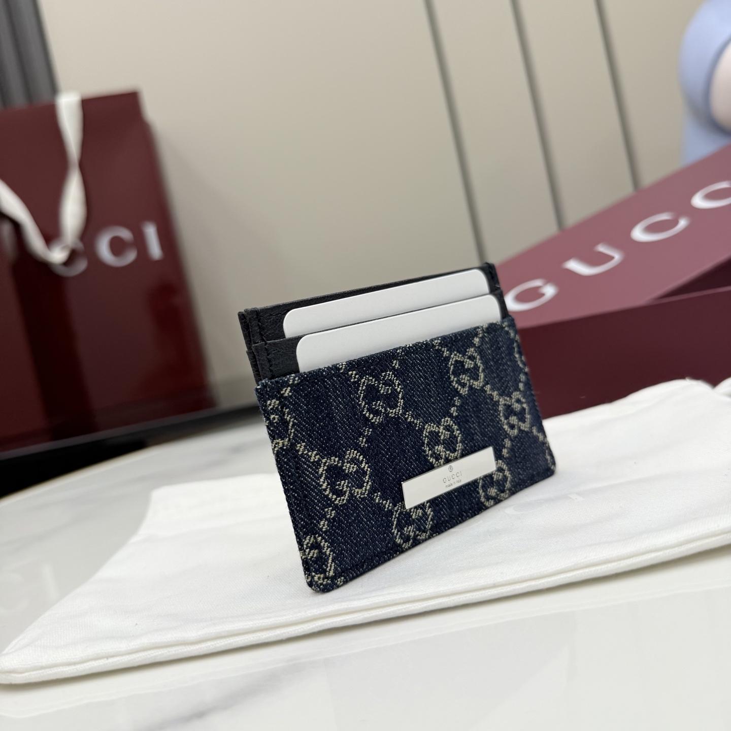 Gucci Card case With Gucci Plaque - DopestKickz