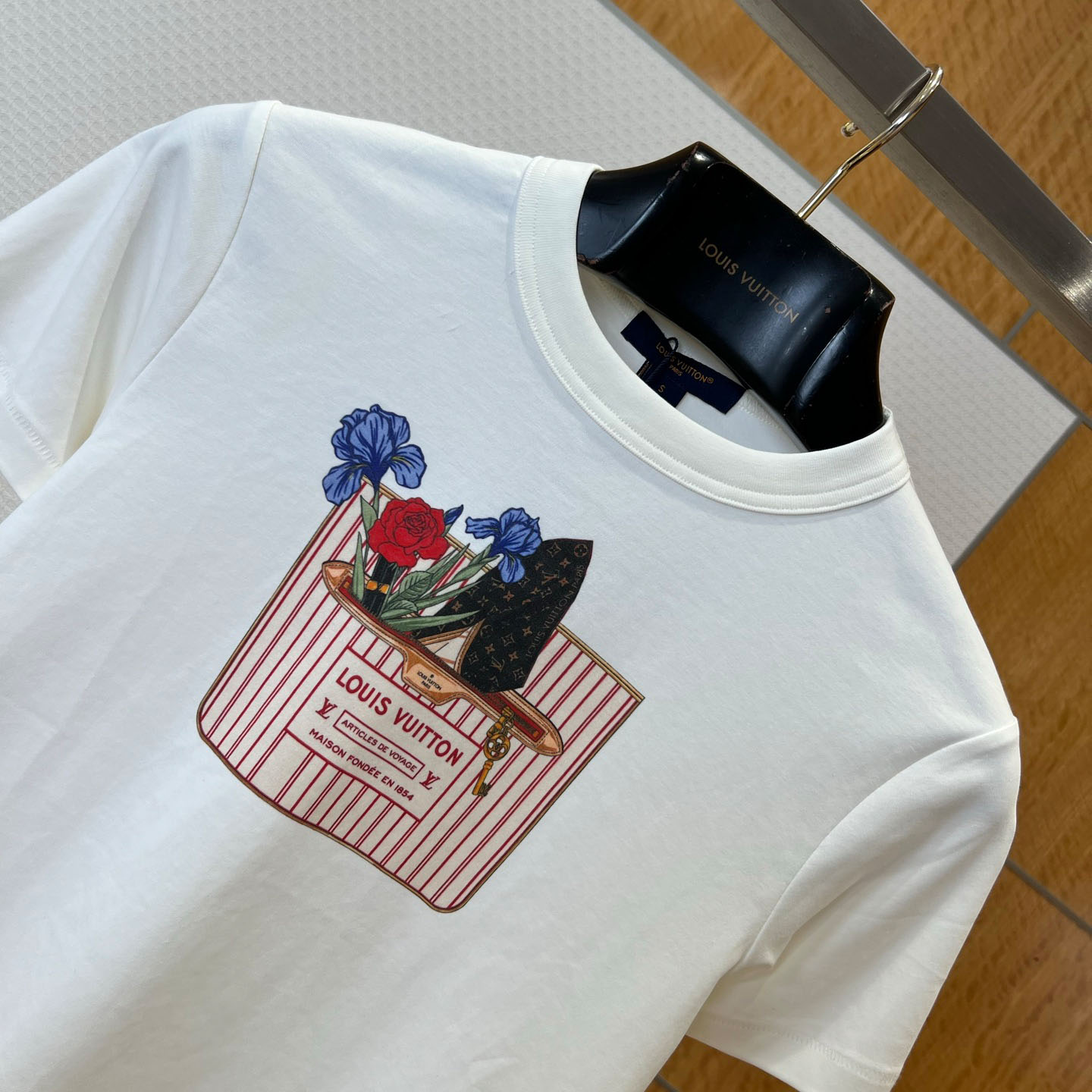 Louis Vuitton Neverfull Print T-Shirt 1AK1I2 - DopestKickz