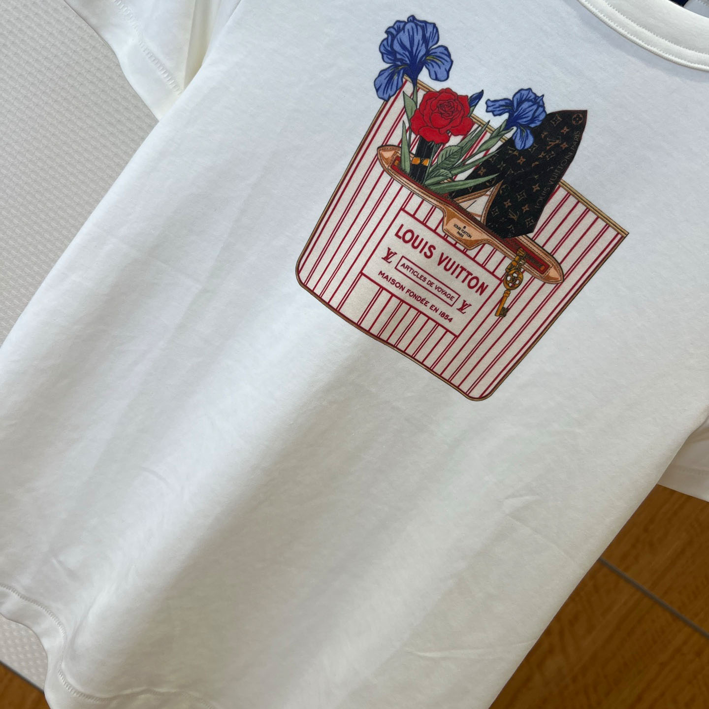 Louis Vuitton Neverfull Print T-Shirt 1AK1I2 - DopestKickz