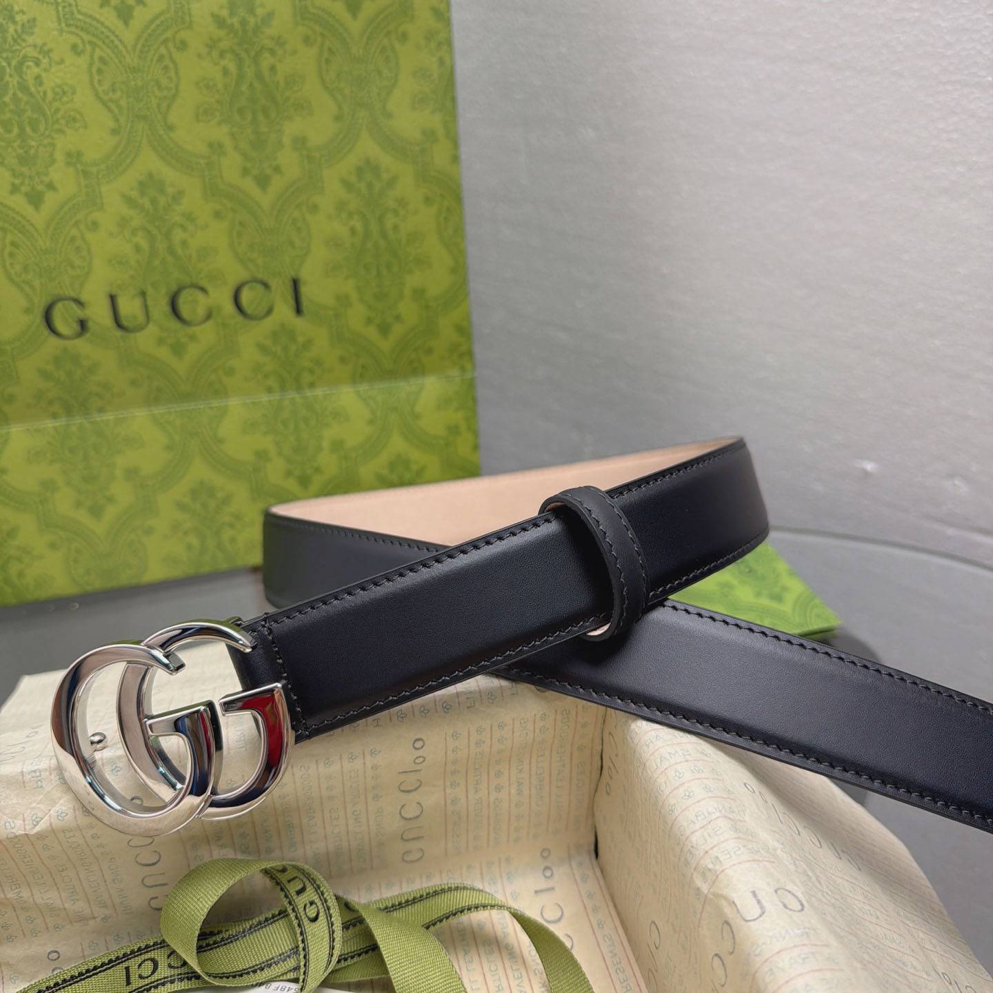 Gucci  Flat Marmont Belt - DopestKickz