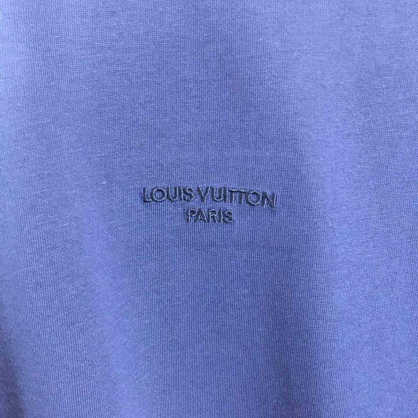 Louis Vuitton Embossed LV T-Shirt   1AGIIW - DopestKickz