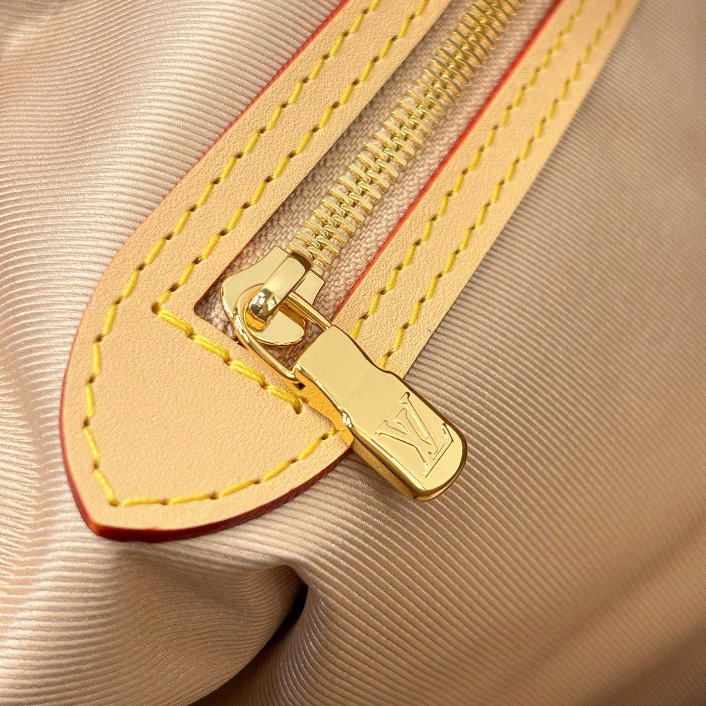 Louis Vuitton Keepall Bandoulière 45 N40909 - DopestKickz